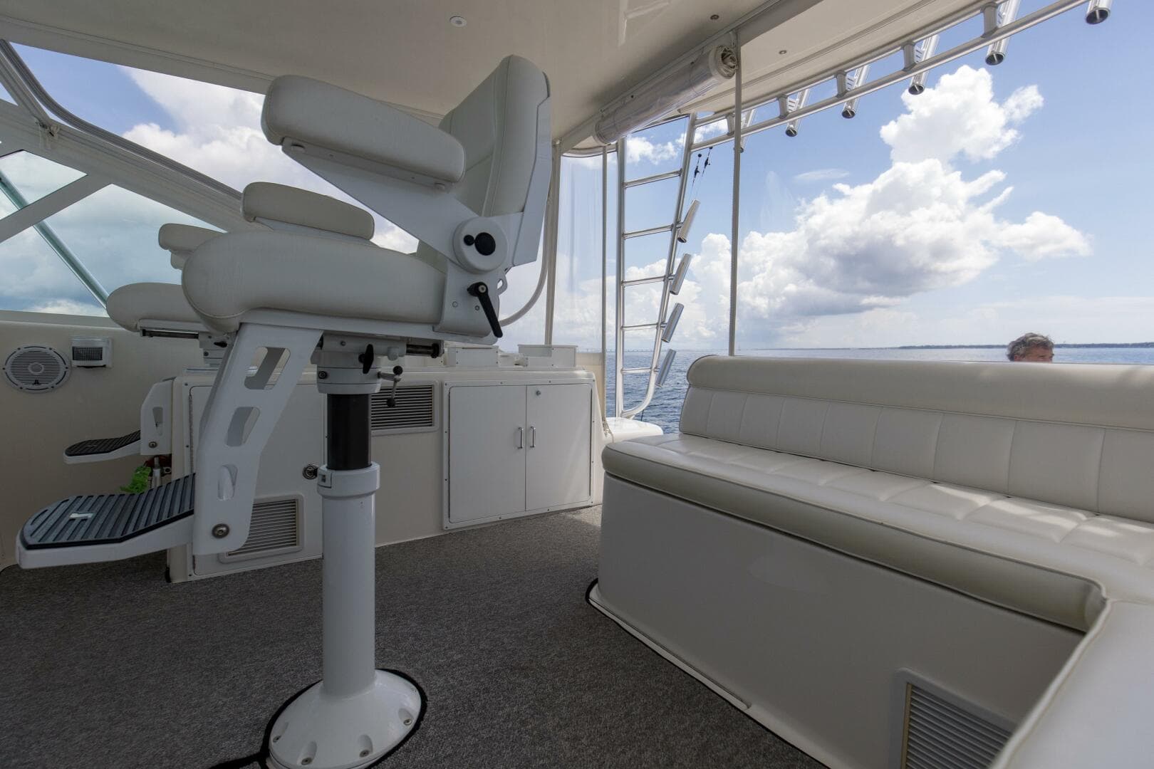 2007 40 Cabo Express Big Blue Bridge (5)