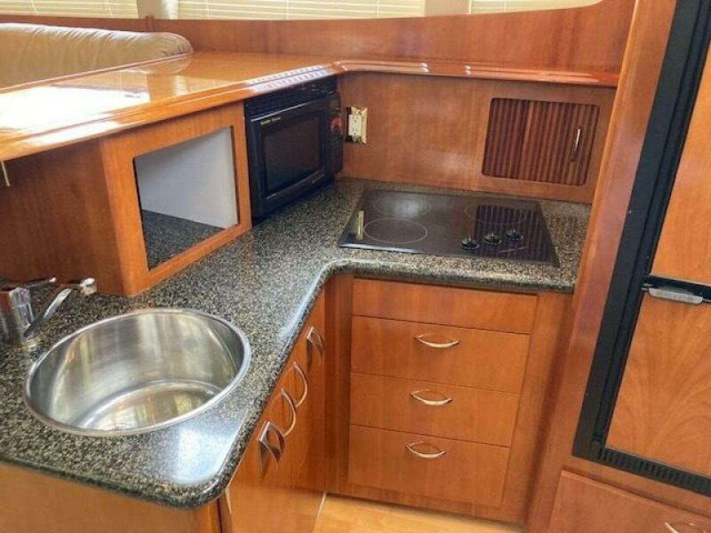 2003 Carver 396 Aft Cabin MY