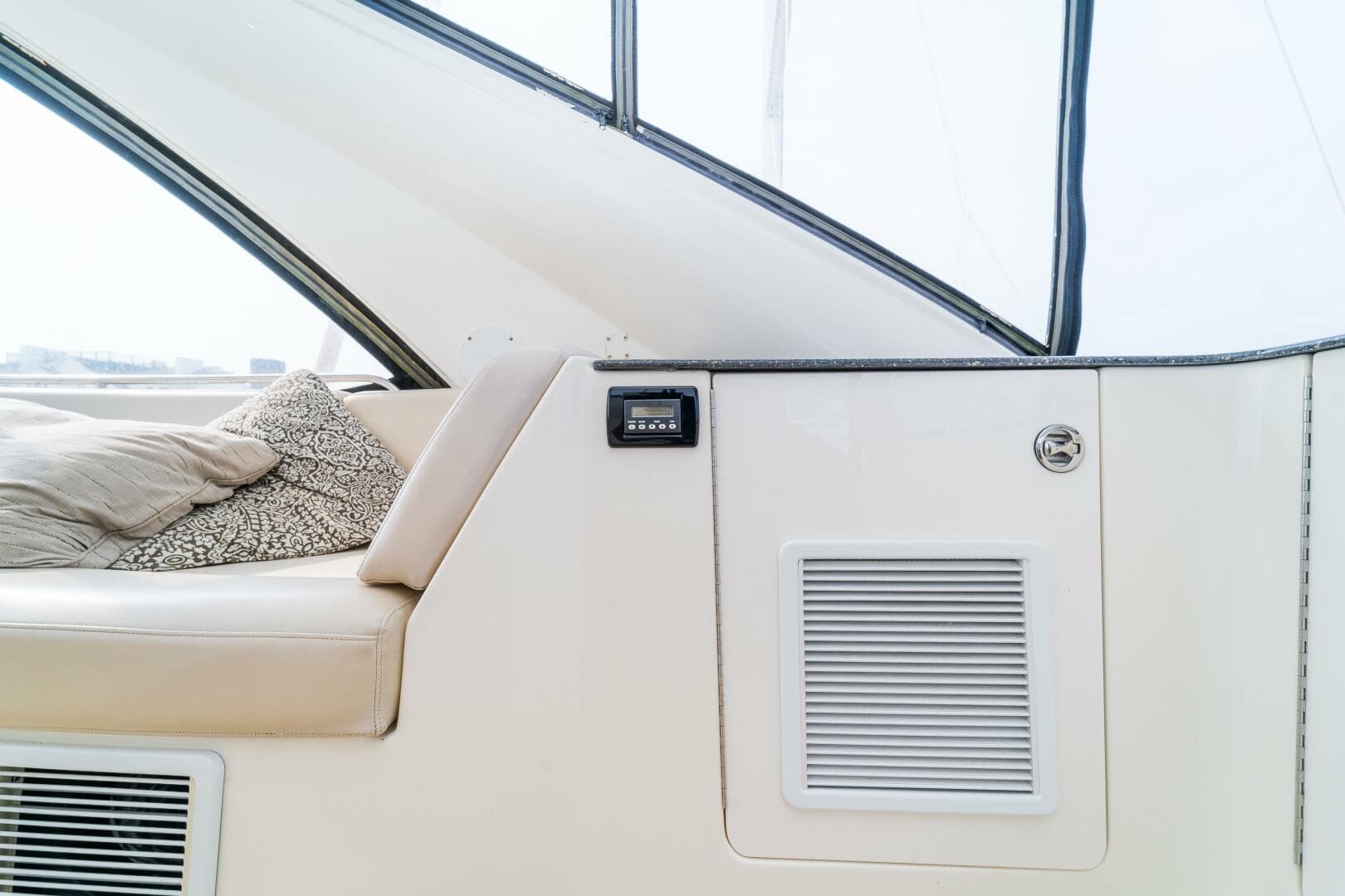 2009 Meridian 441 Sedan