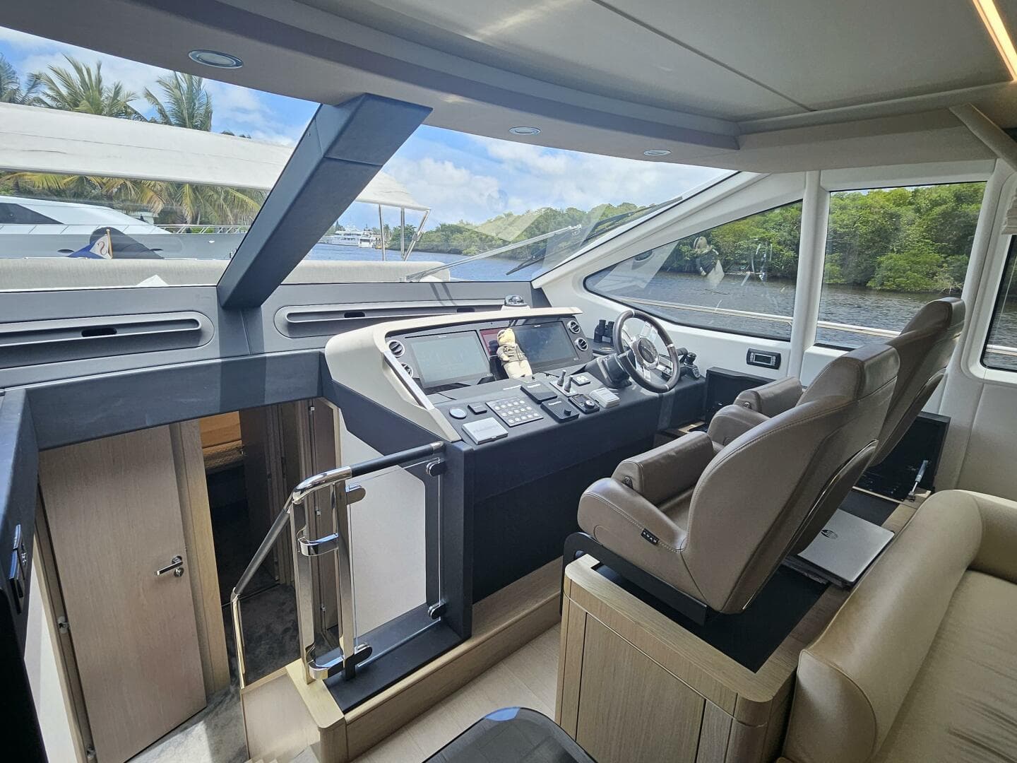 2022 Azimut 66