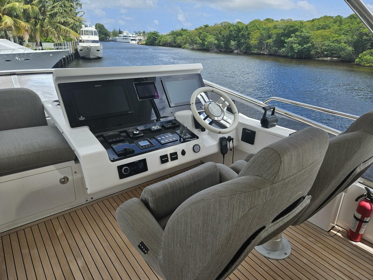 2022 Azimut 66
