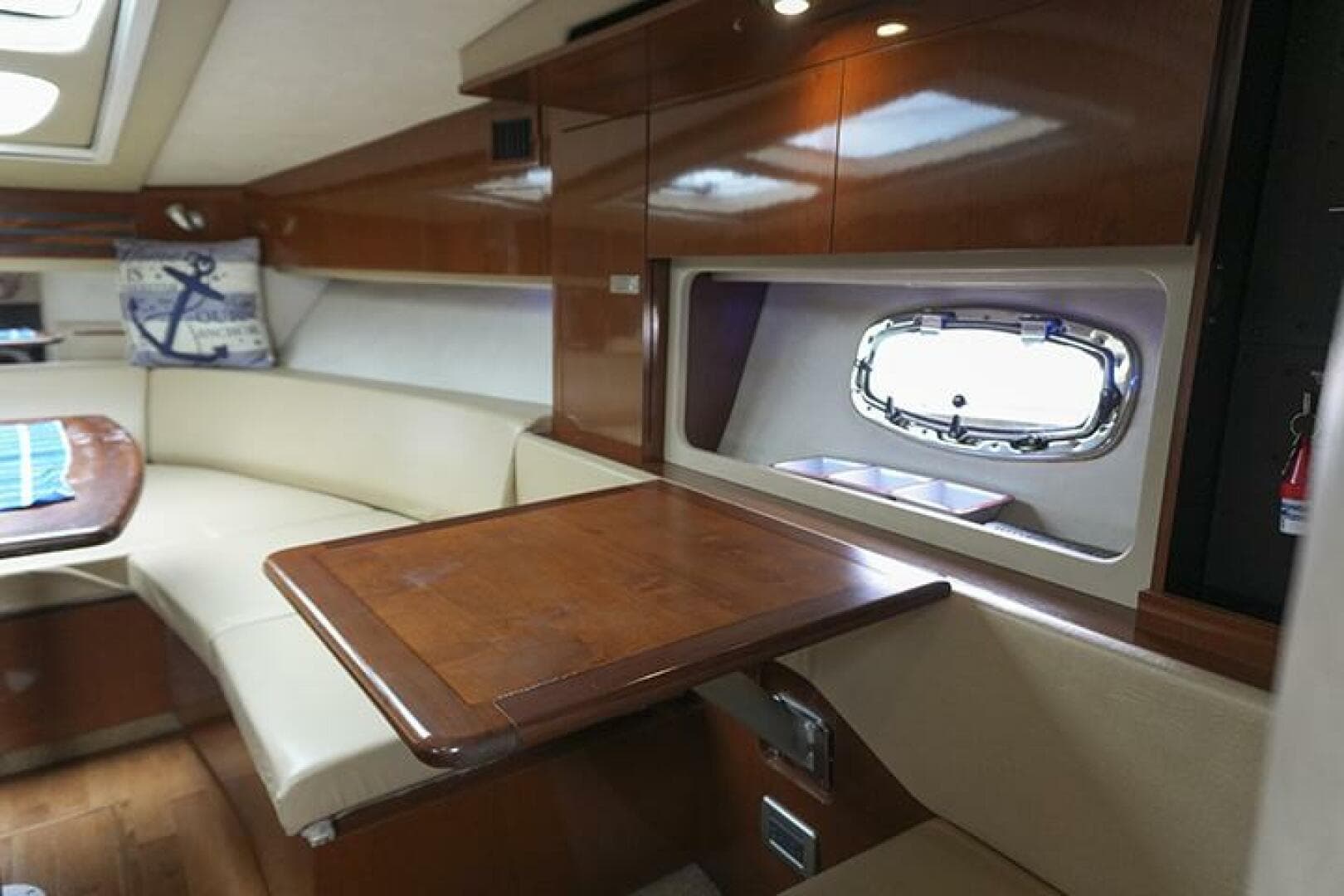 2010 Sea Ray 310 Sundancer