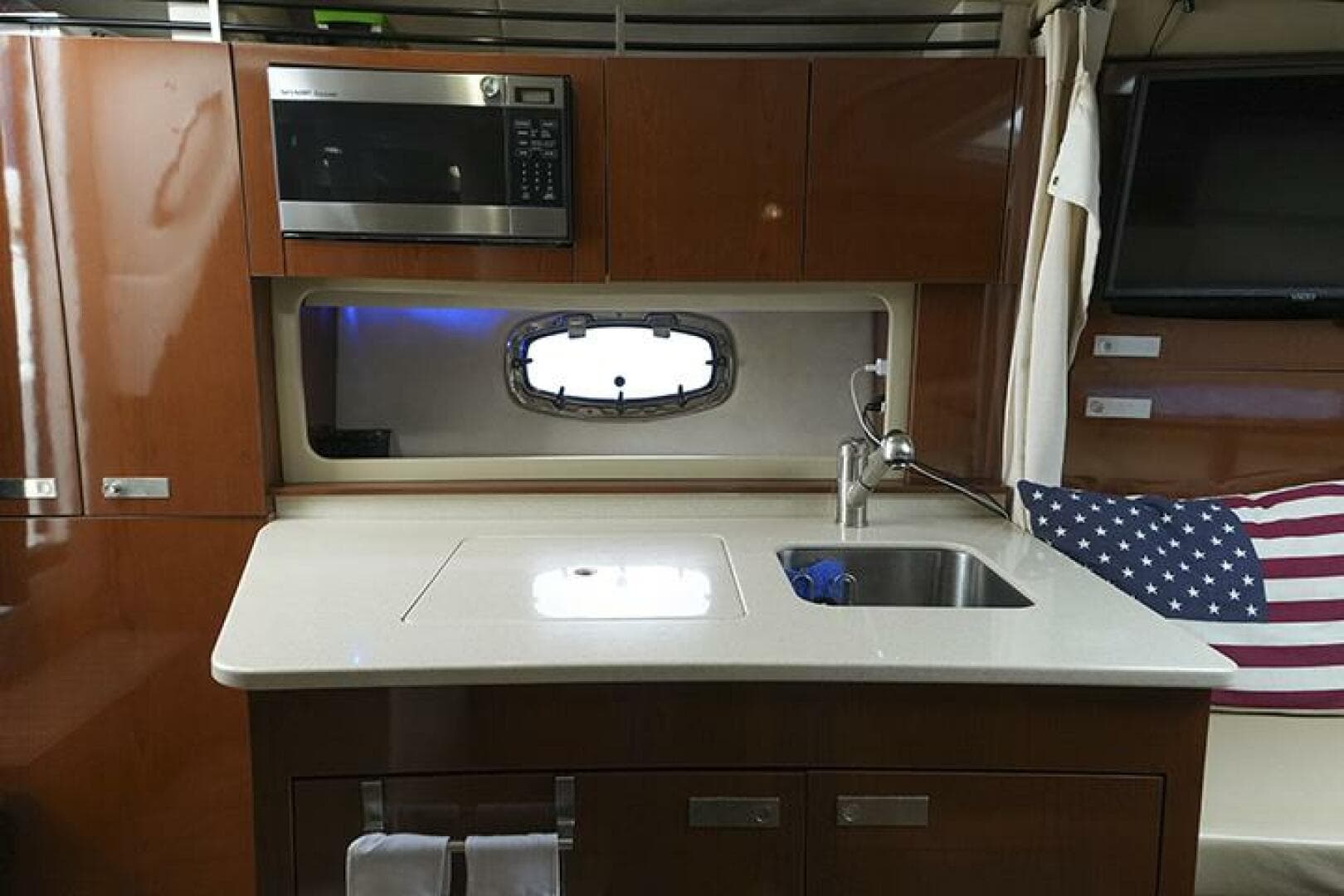 2010 Sea Ray 310 Sundancer