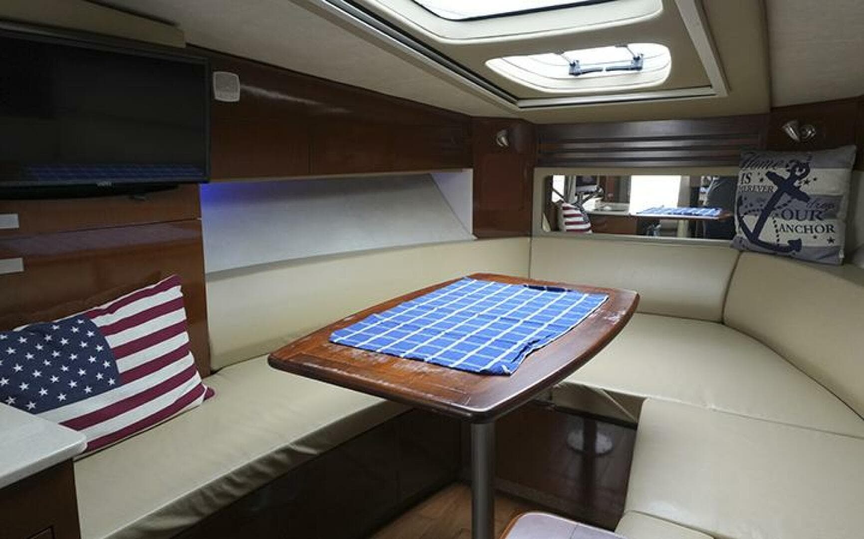 2010 Sea Ray 310 Sundancer