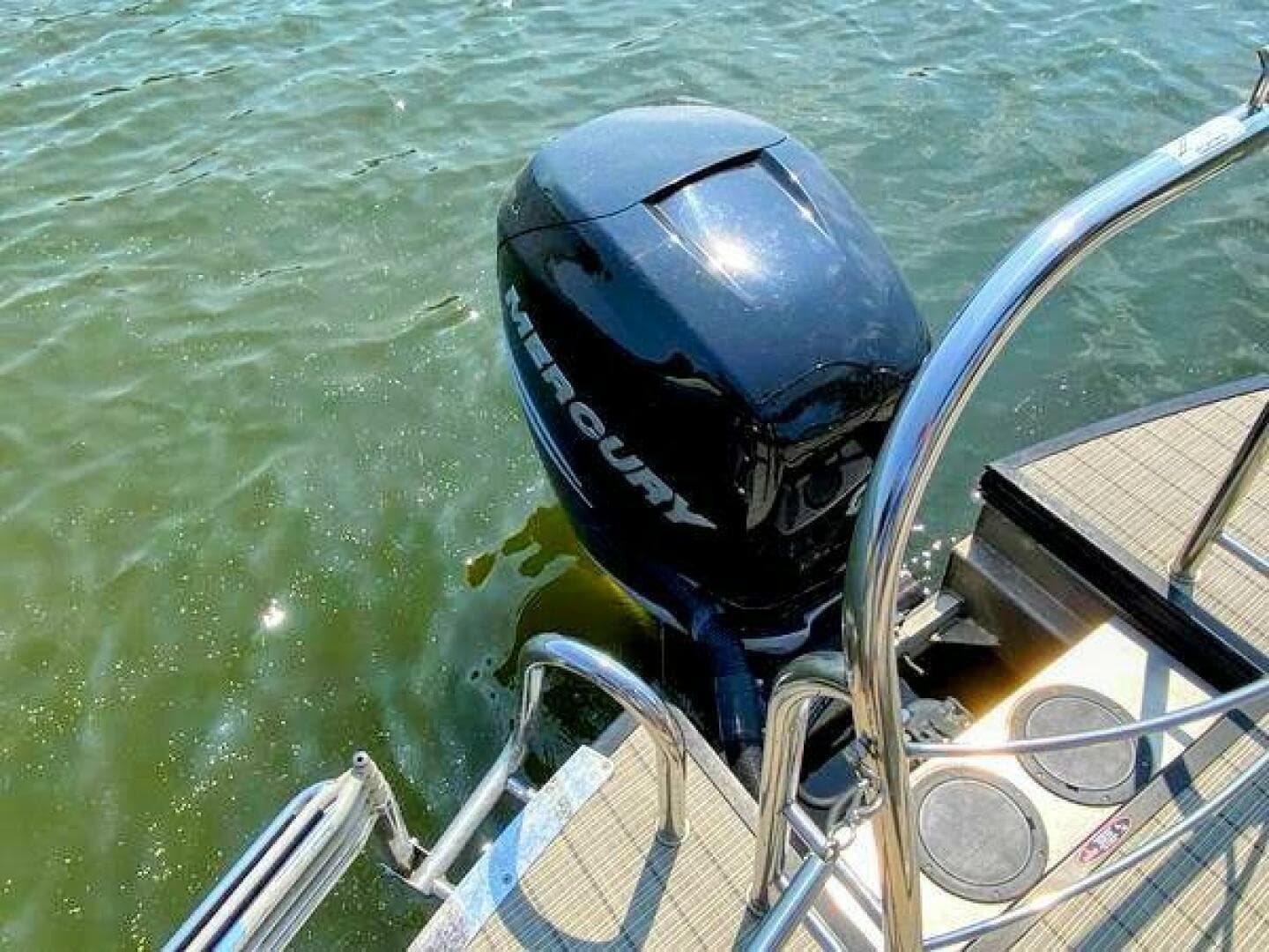 2018 Harris FloteBote 250 Grand Mariner Single Lounging Double Tritoon