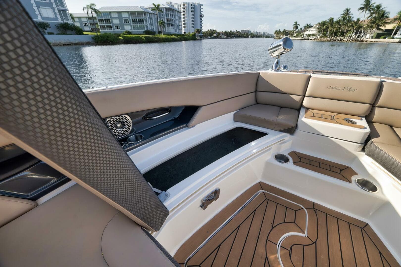 2016 Sea Ray 350 SLX