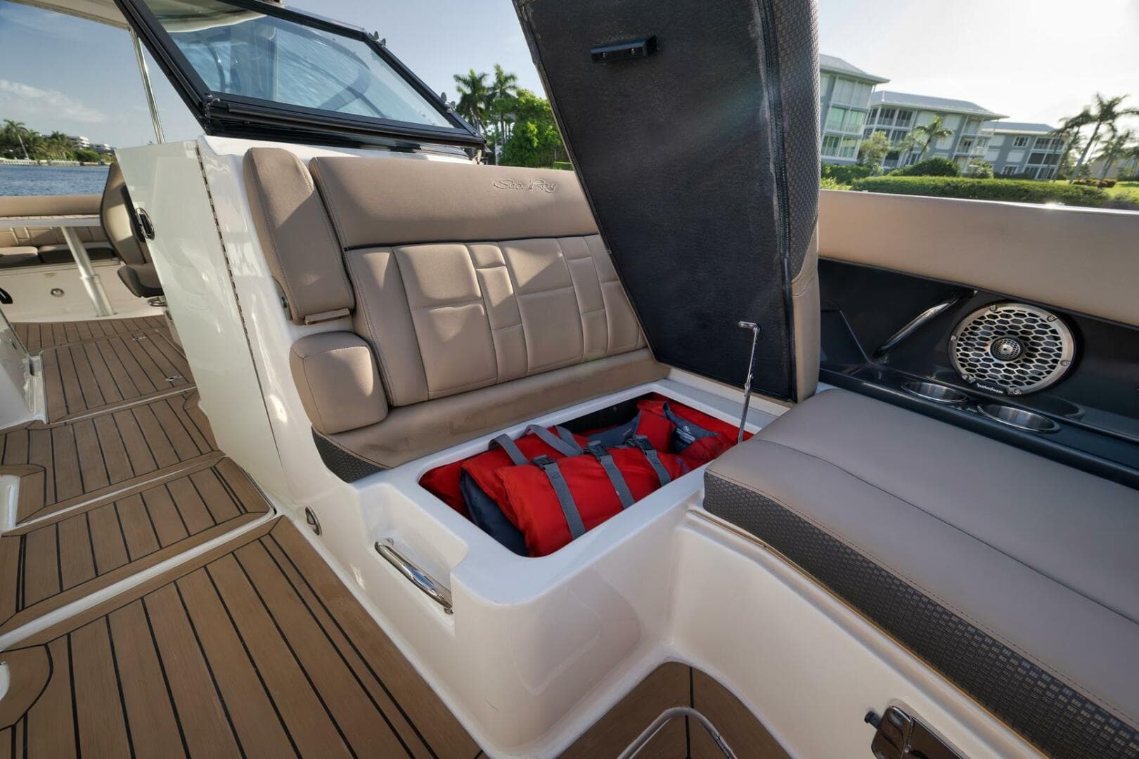 2016 Sea Ray 350 SLX