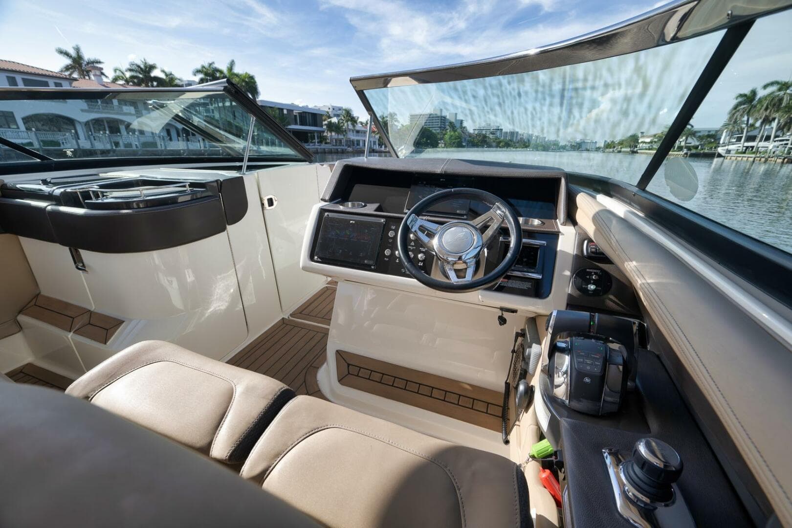 2016 Sea Ray 350 SLX