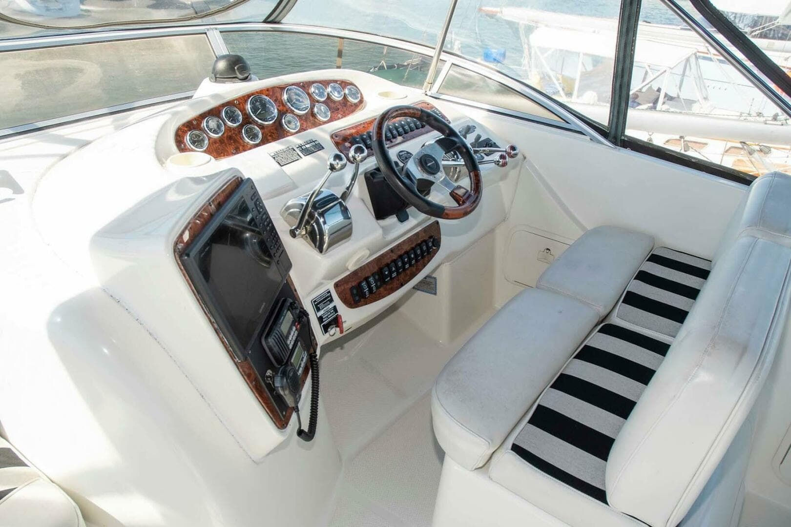 2006 Meridian 411 Sedan