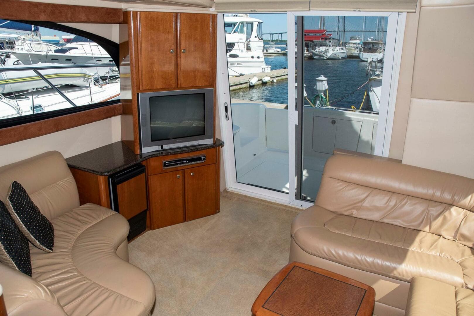 2006 Meridian 411 Sedan