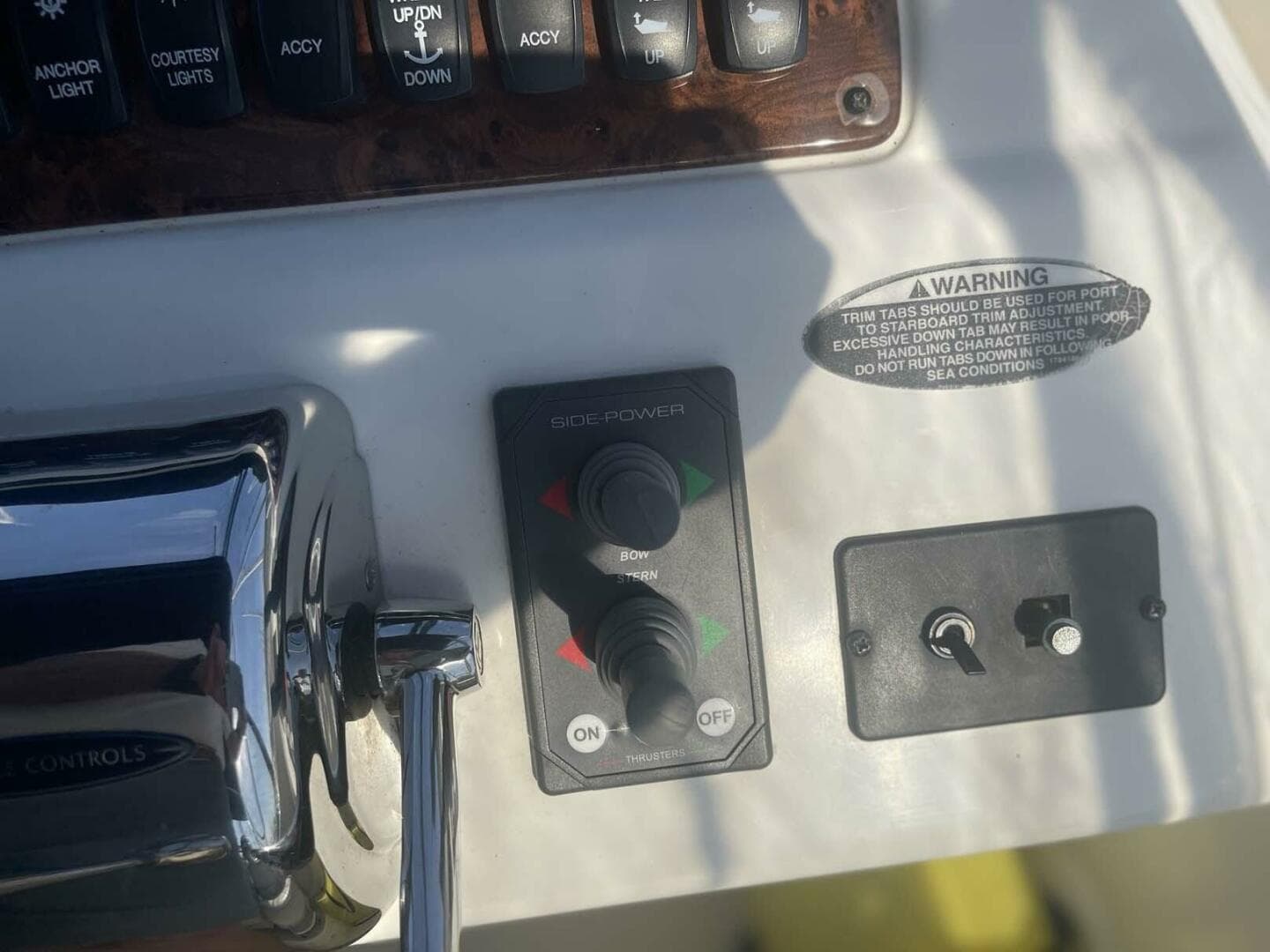 2006 Meridian 411 Sedan