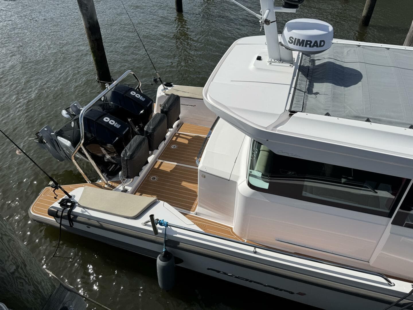 2022 Axopar 37 XC CROSS CABIN