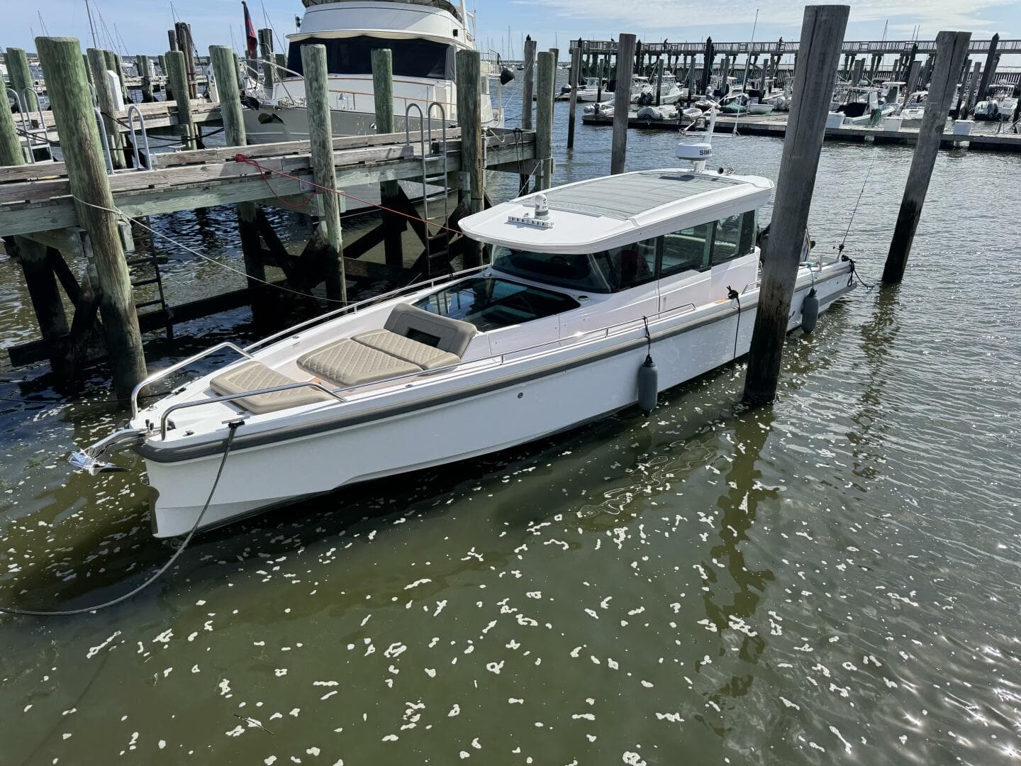 2022 Axopar 37 XC CROSS CABIN