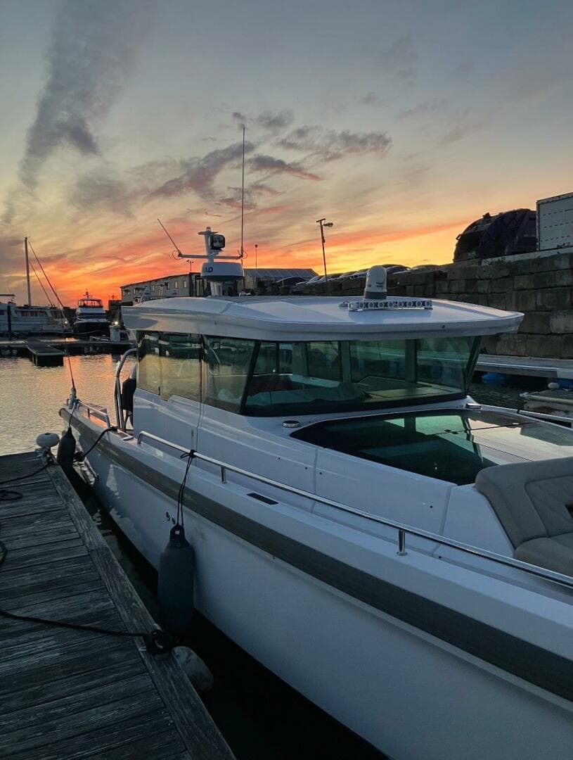 2022 Axopar 37 XC CROSS CABIN