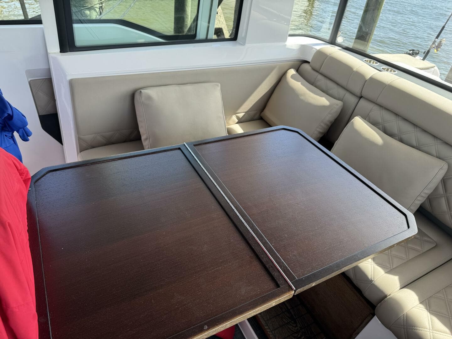 2022 Axopar 37 XC CROSS CABIN