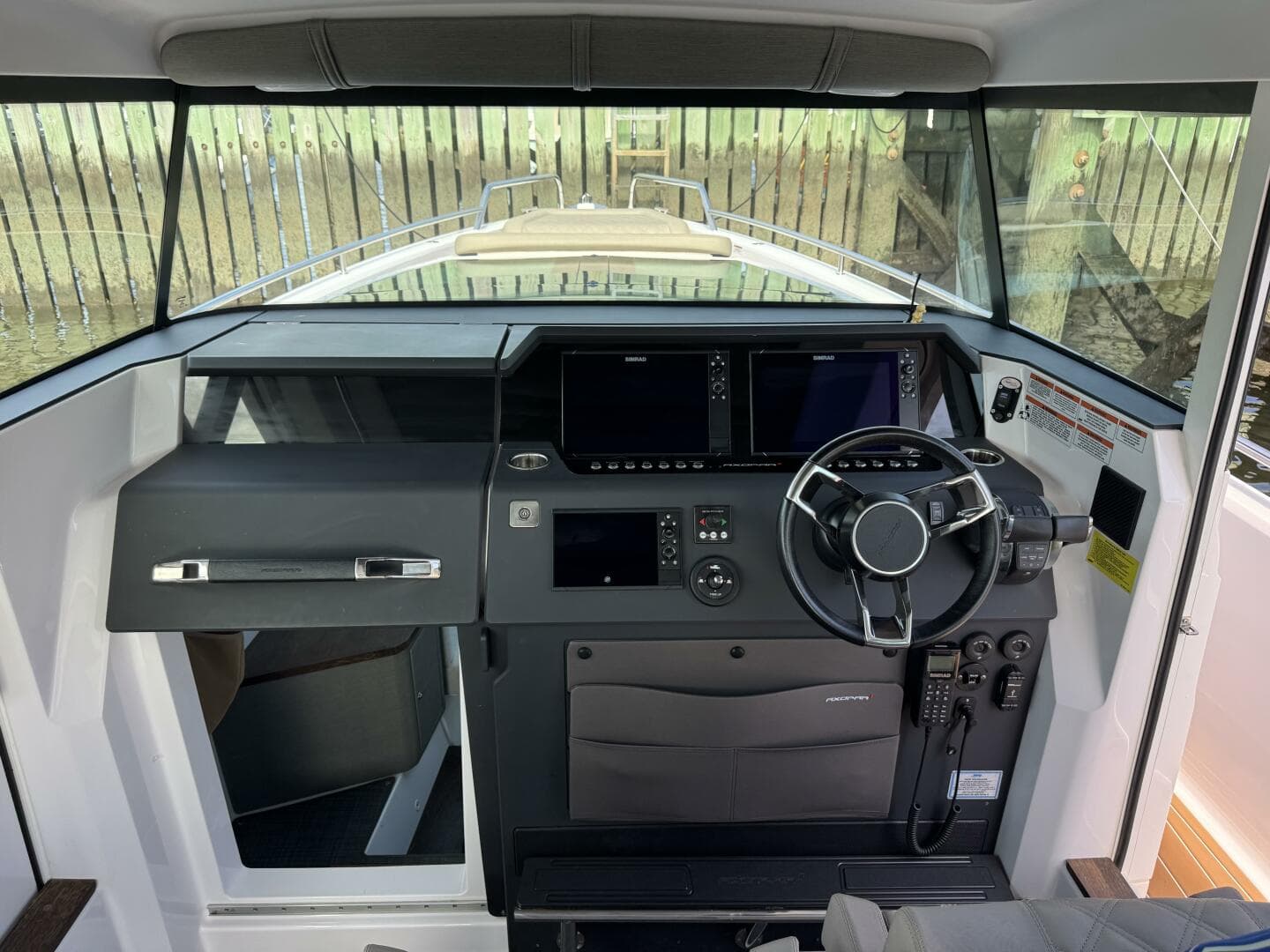 2022 Axopar 37 XC CROSS CABIN