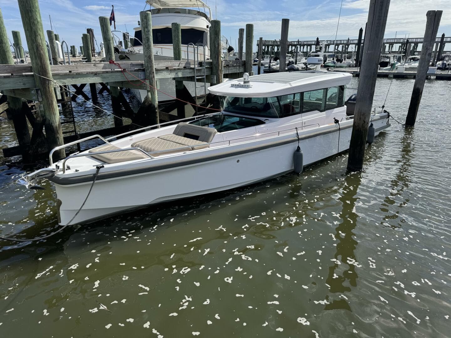 2022 Axopar 37 XC CROSS CABIN