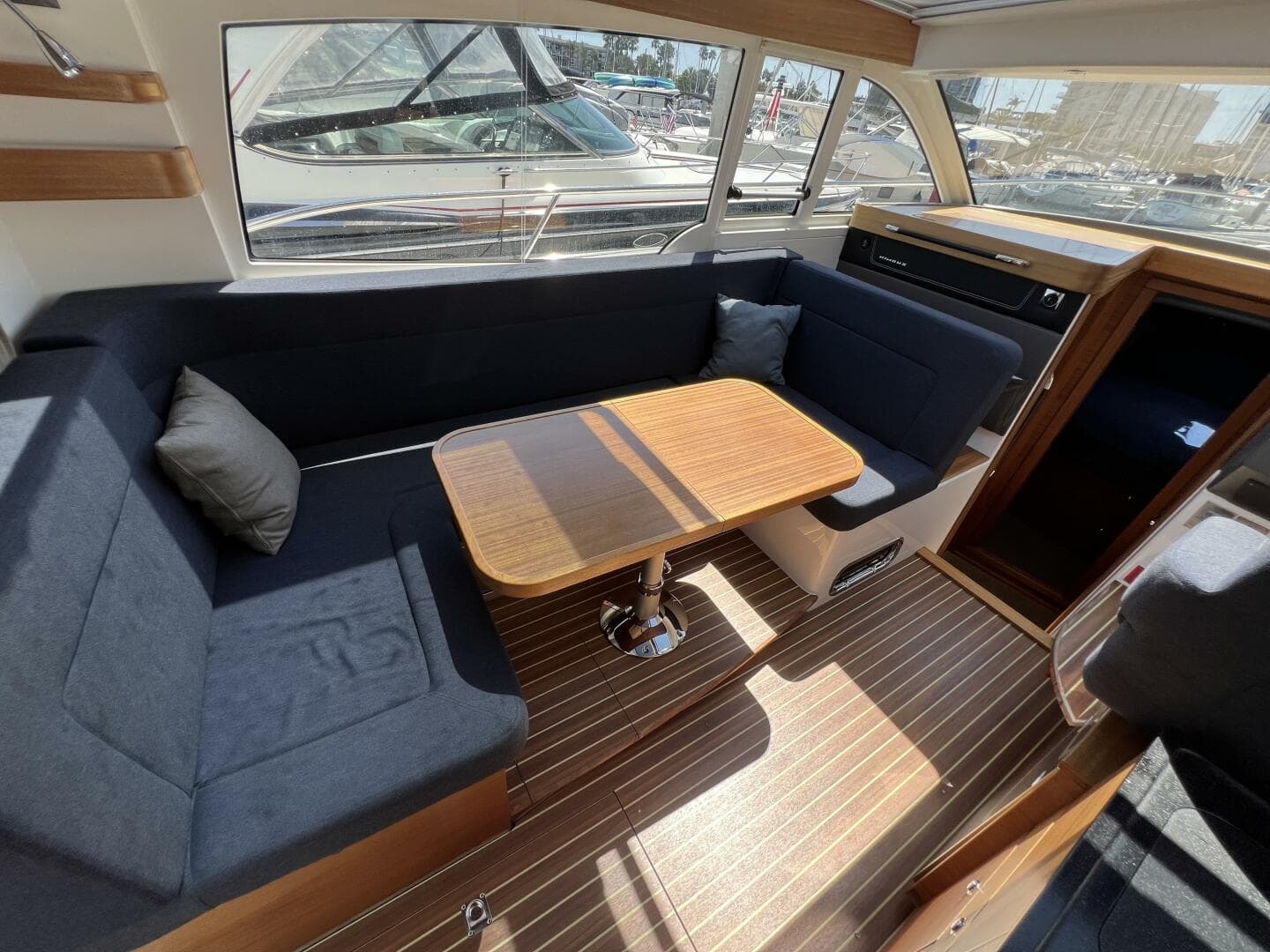 2018 Nimbus 365 Coupe