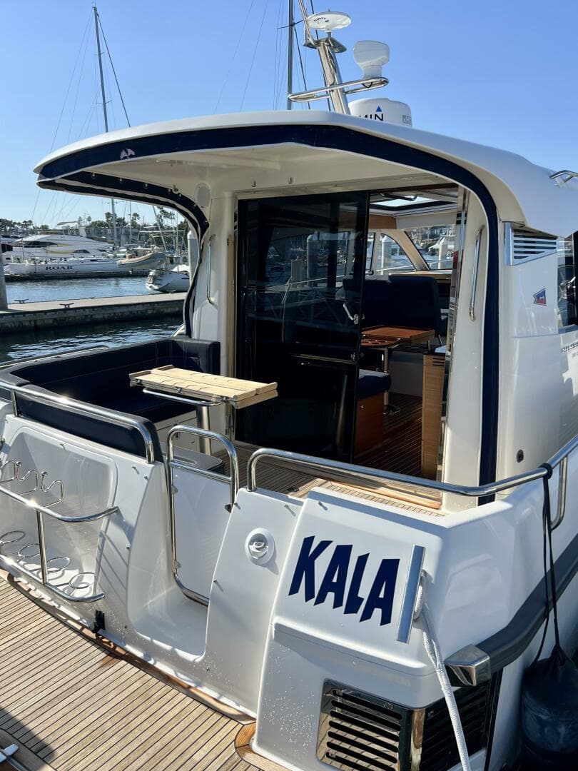 2018 Nimbus 365 Coupe