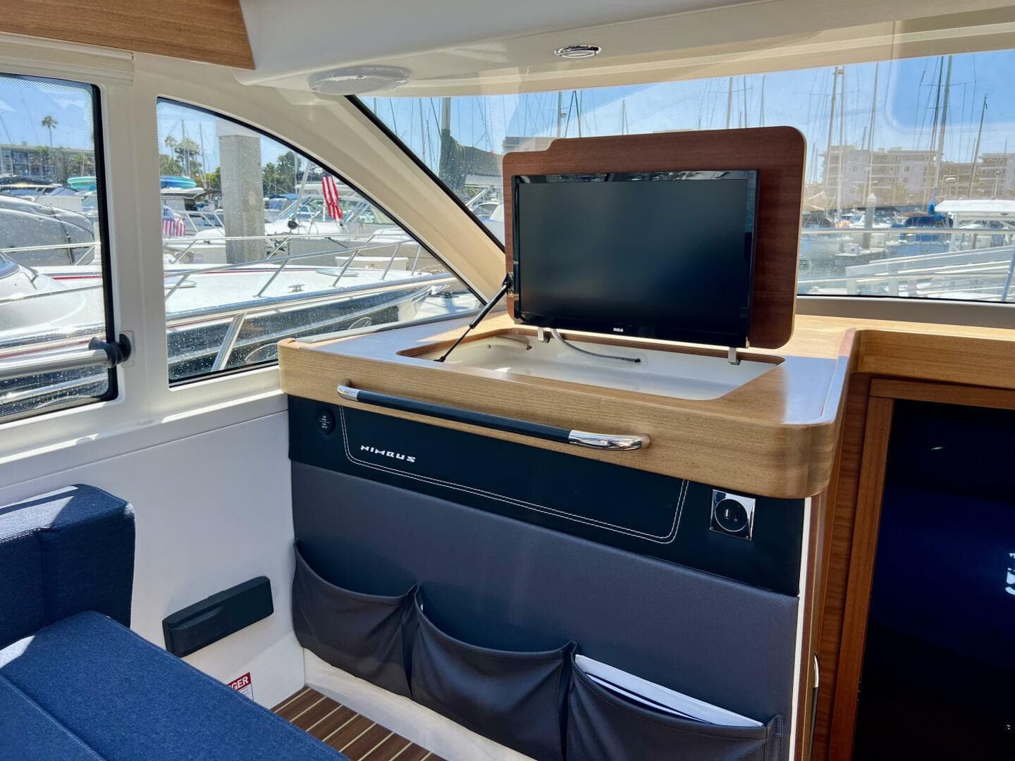 2018 Nimbus 365 Coupe