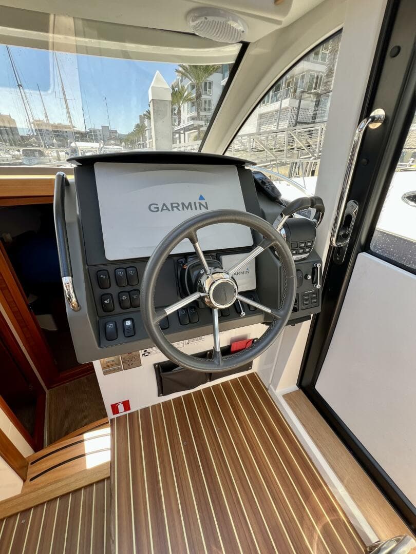 2018 Nimbus 365 Coupe