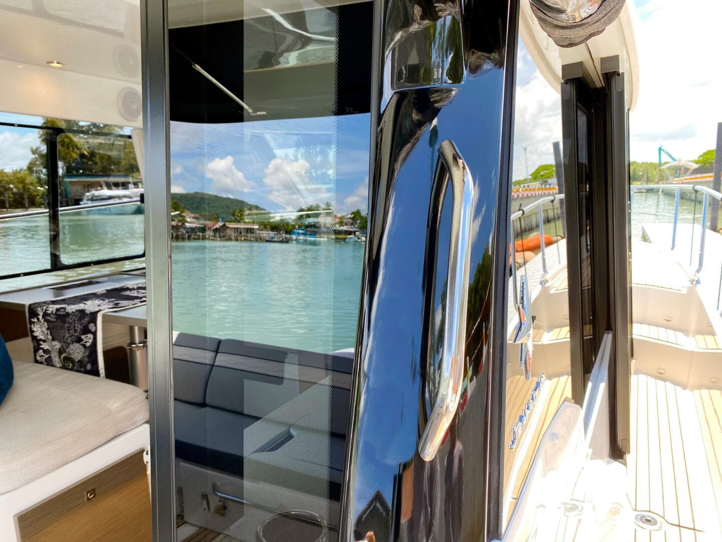 2024 Jeanneau Merry Fisher 1095 Fly