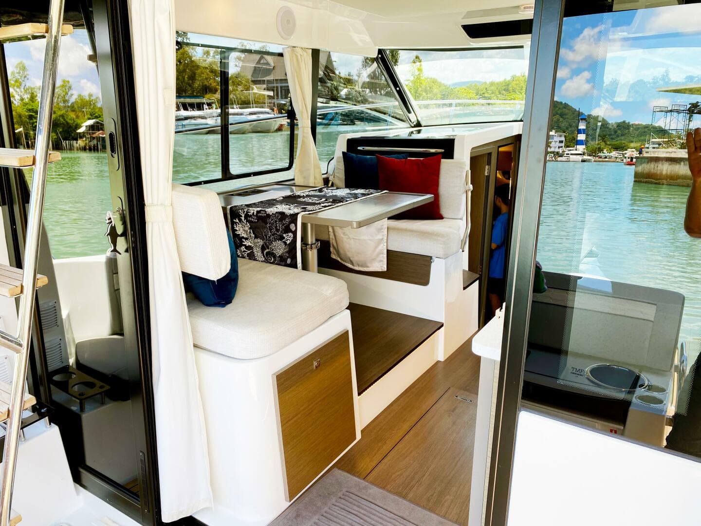 2024 Jeanneau Merry Fisher 1095 Fly