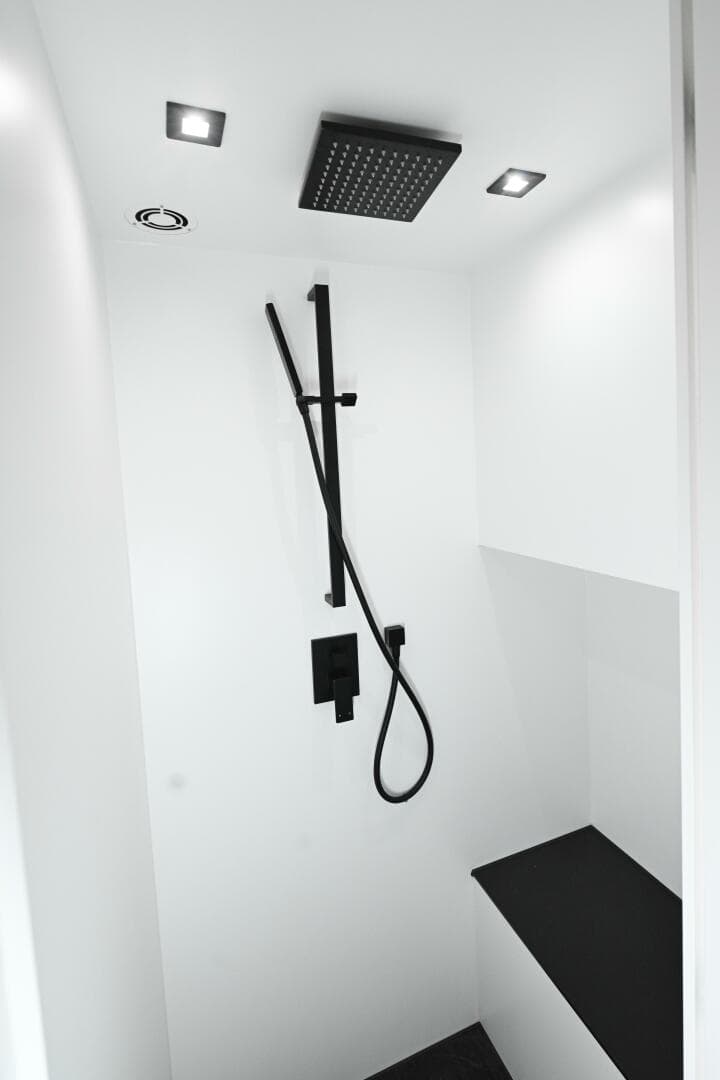 2022 Vanquish Yachts 