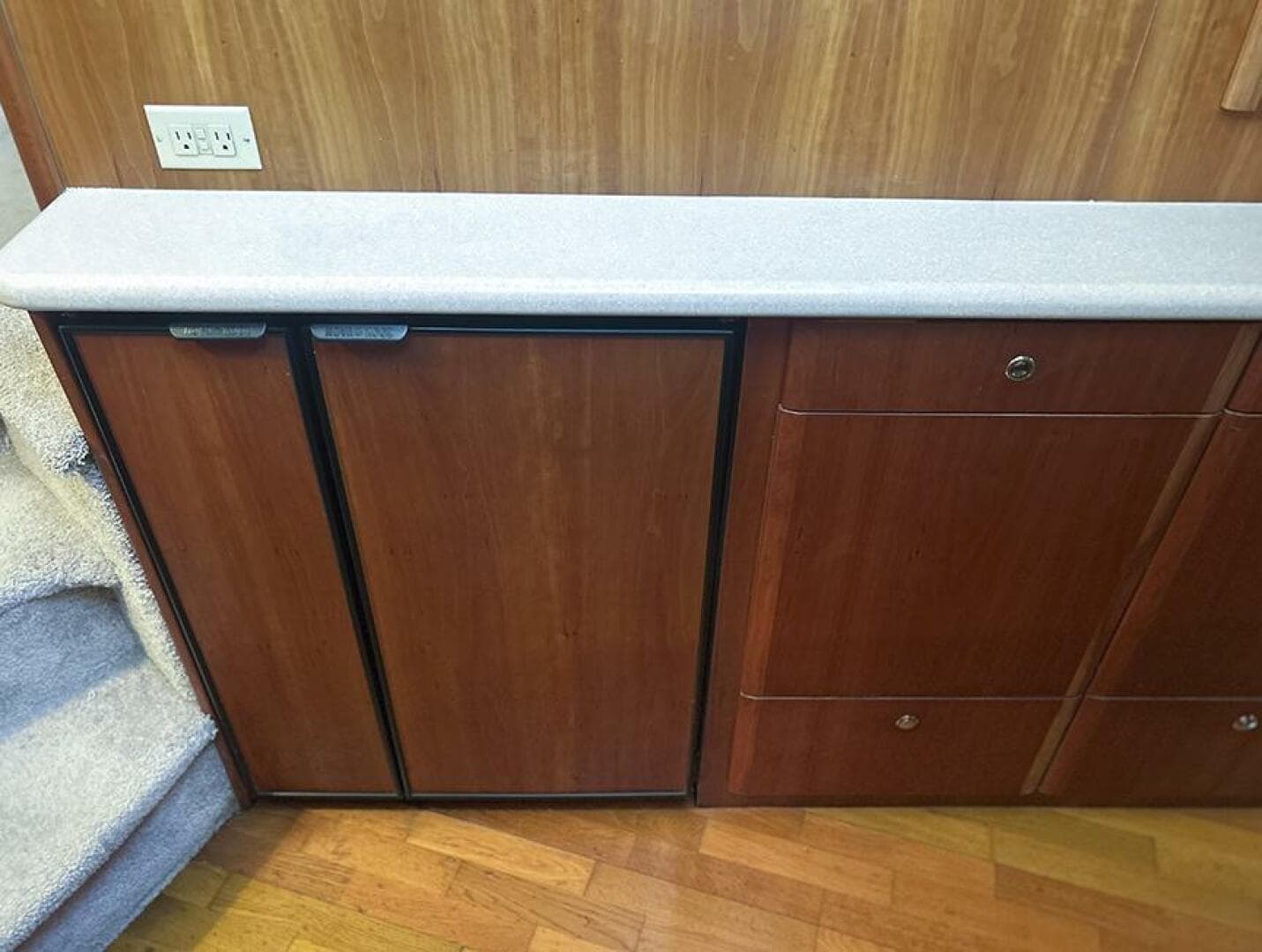 2002 Silverton 42 Convertible