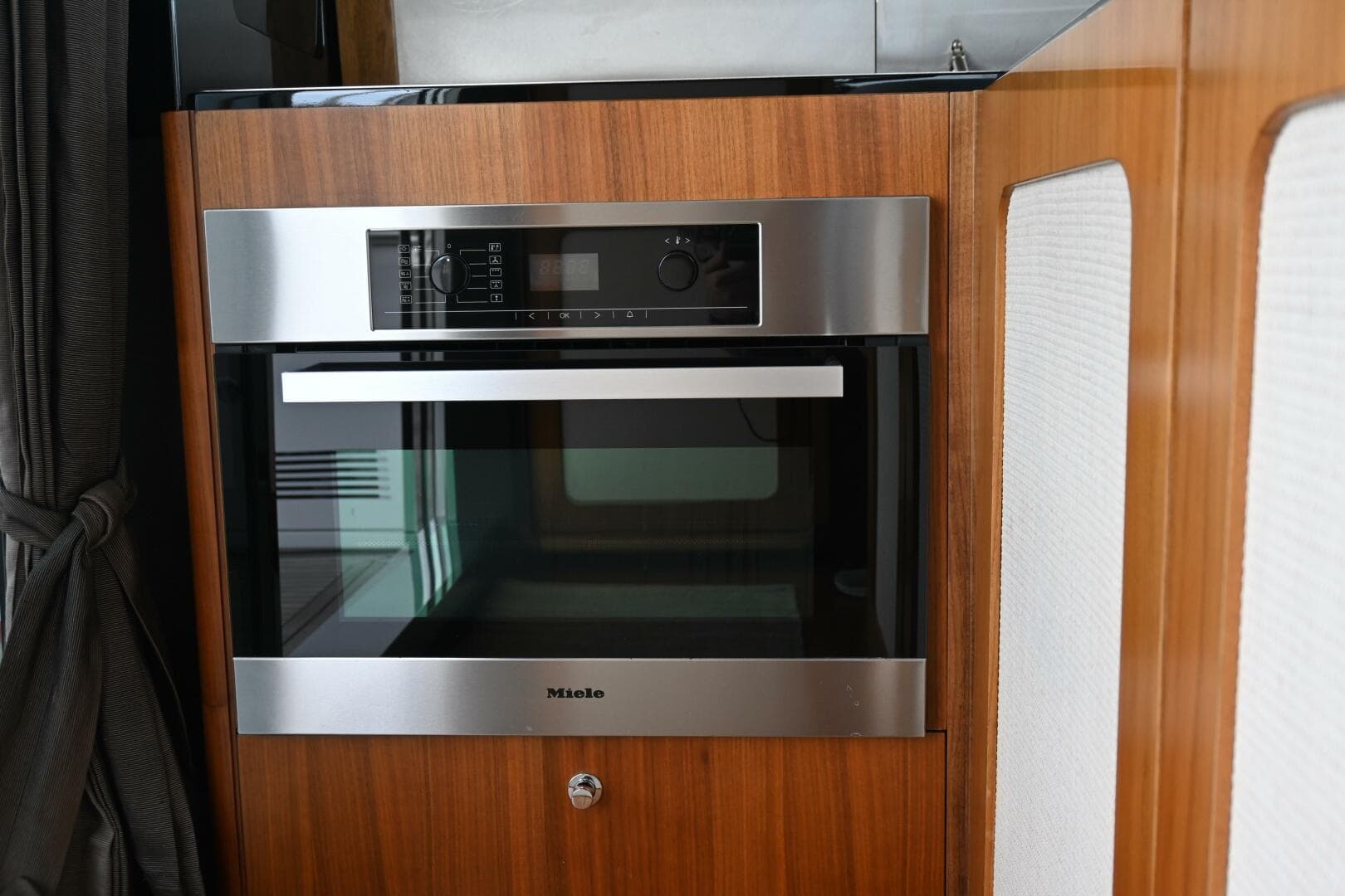 2014 Azimut Magellano 50