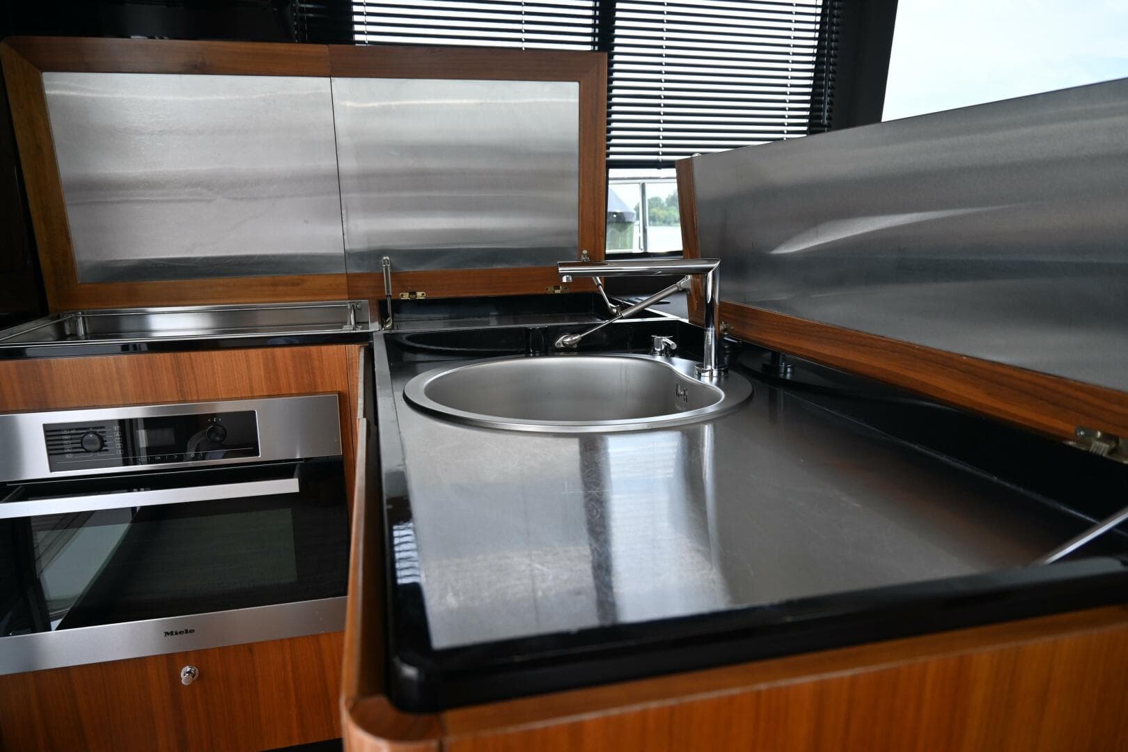 2014 Azimut Magellano 50