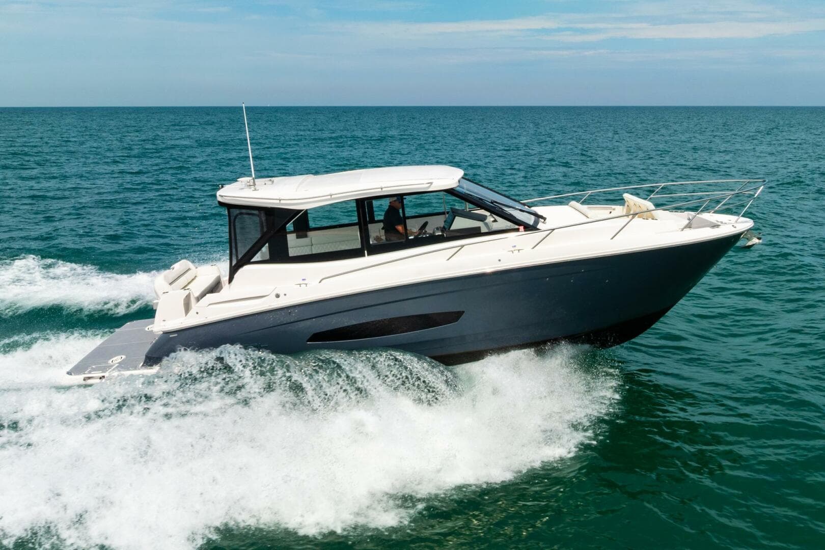 2022 Regal 36 Grande Coupe