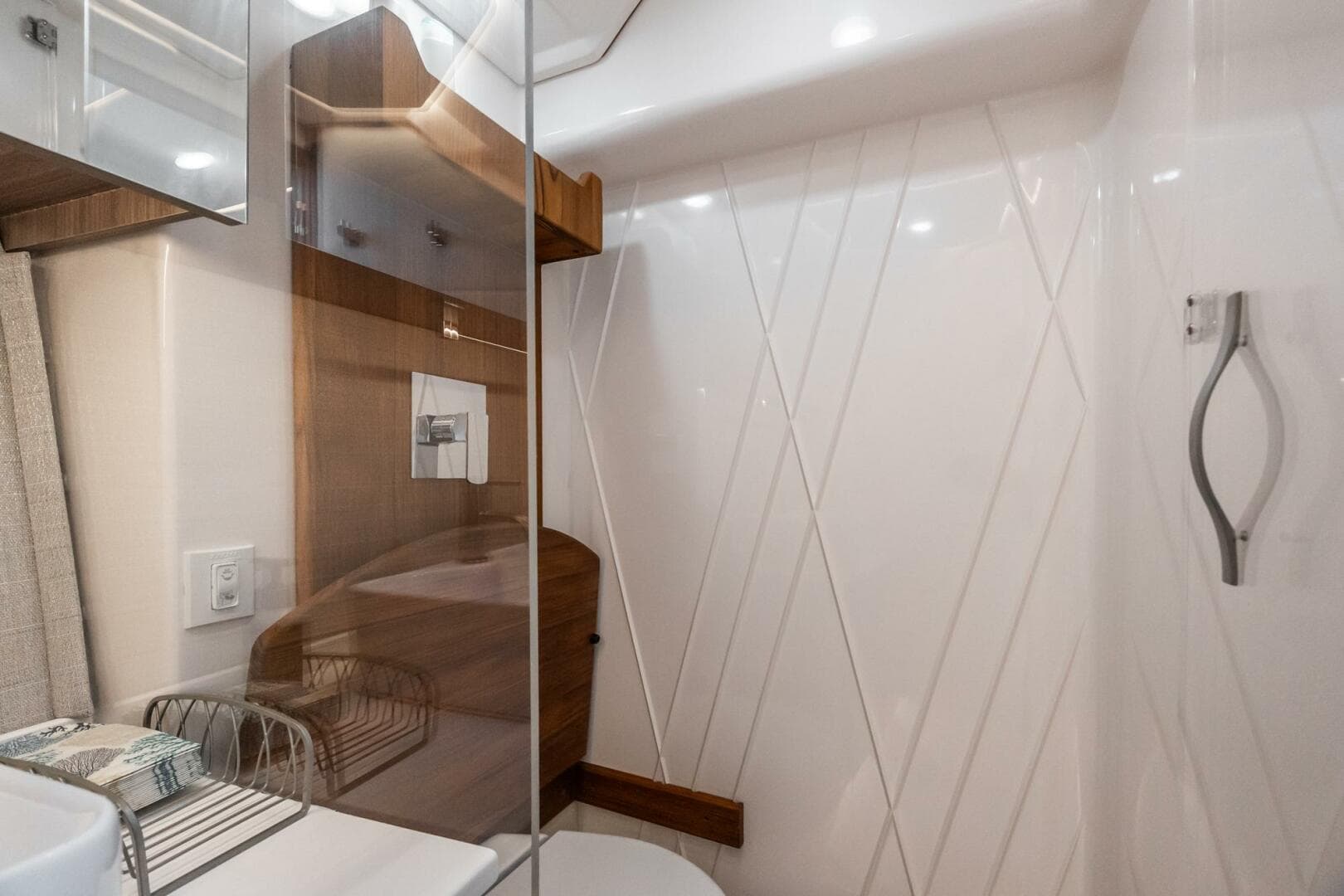 2022 Regal 36 Grande Coupe