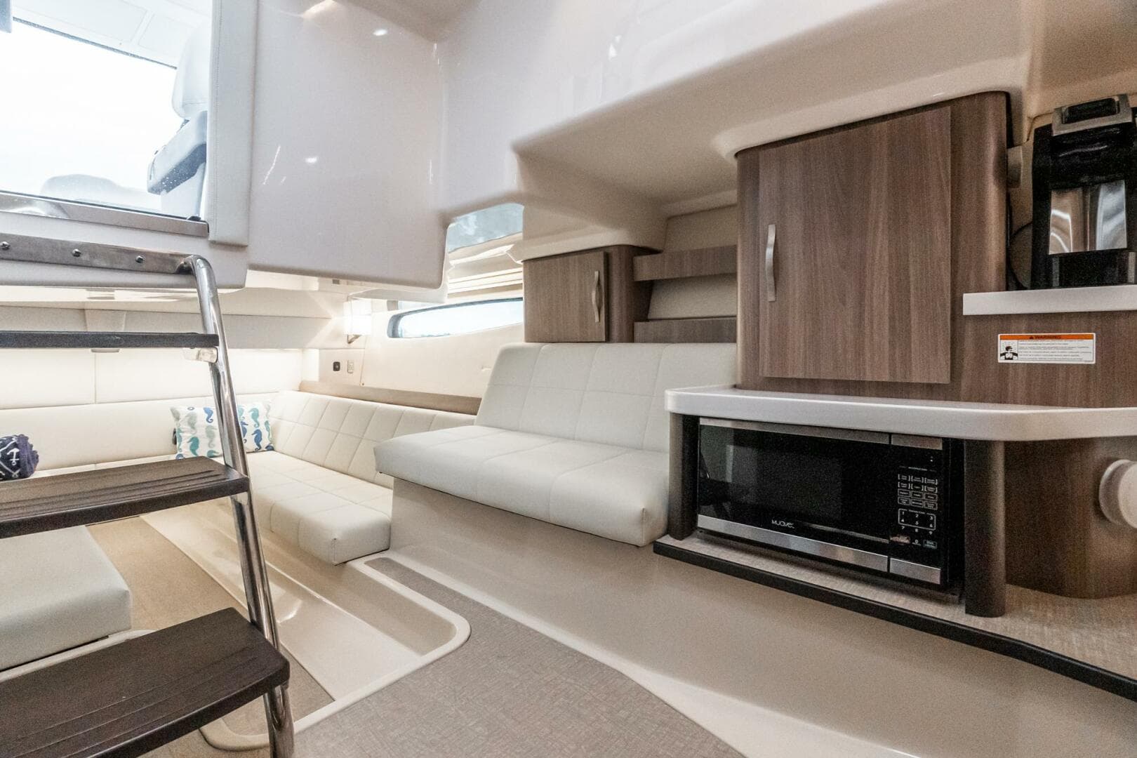 2022 Regal 36 Grande Coupe