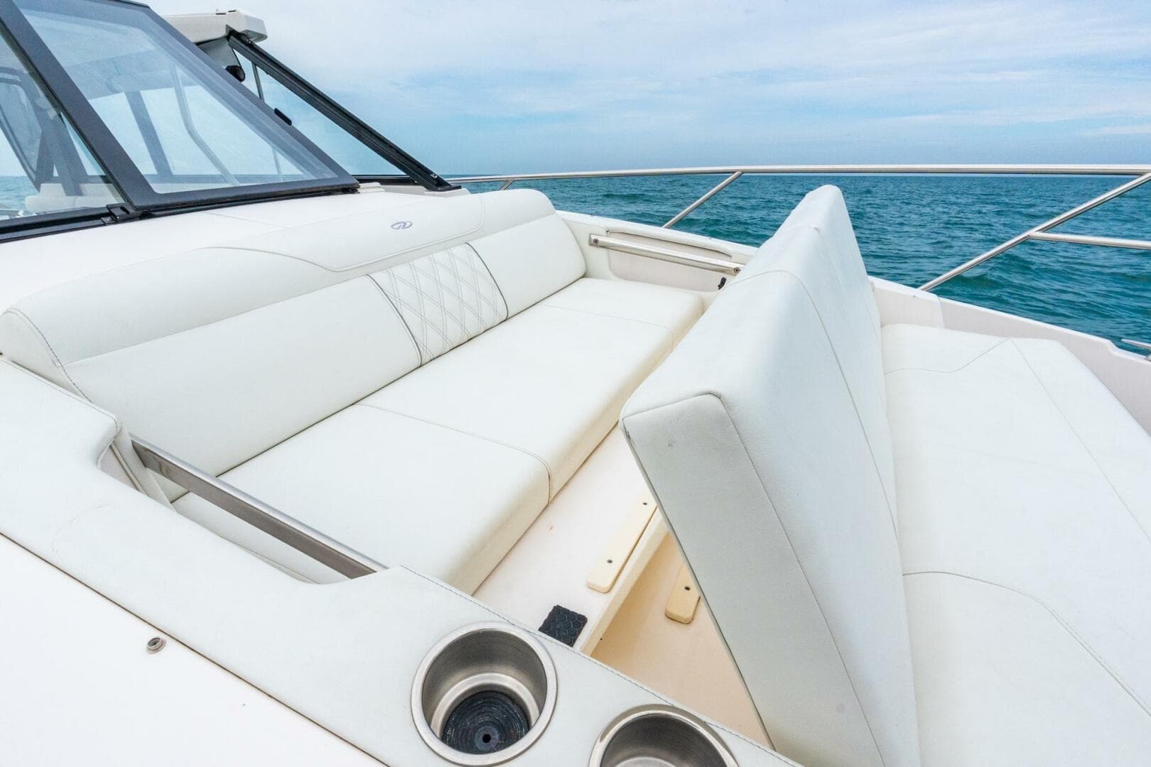 2022 Regal 36 Grande Coupe