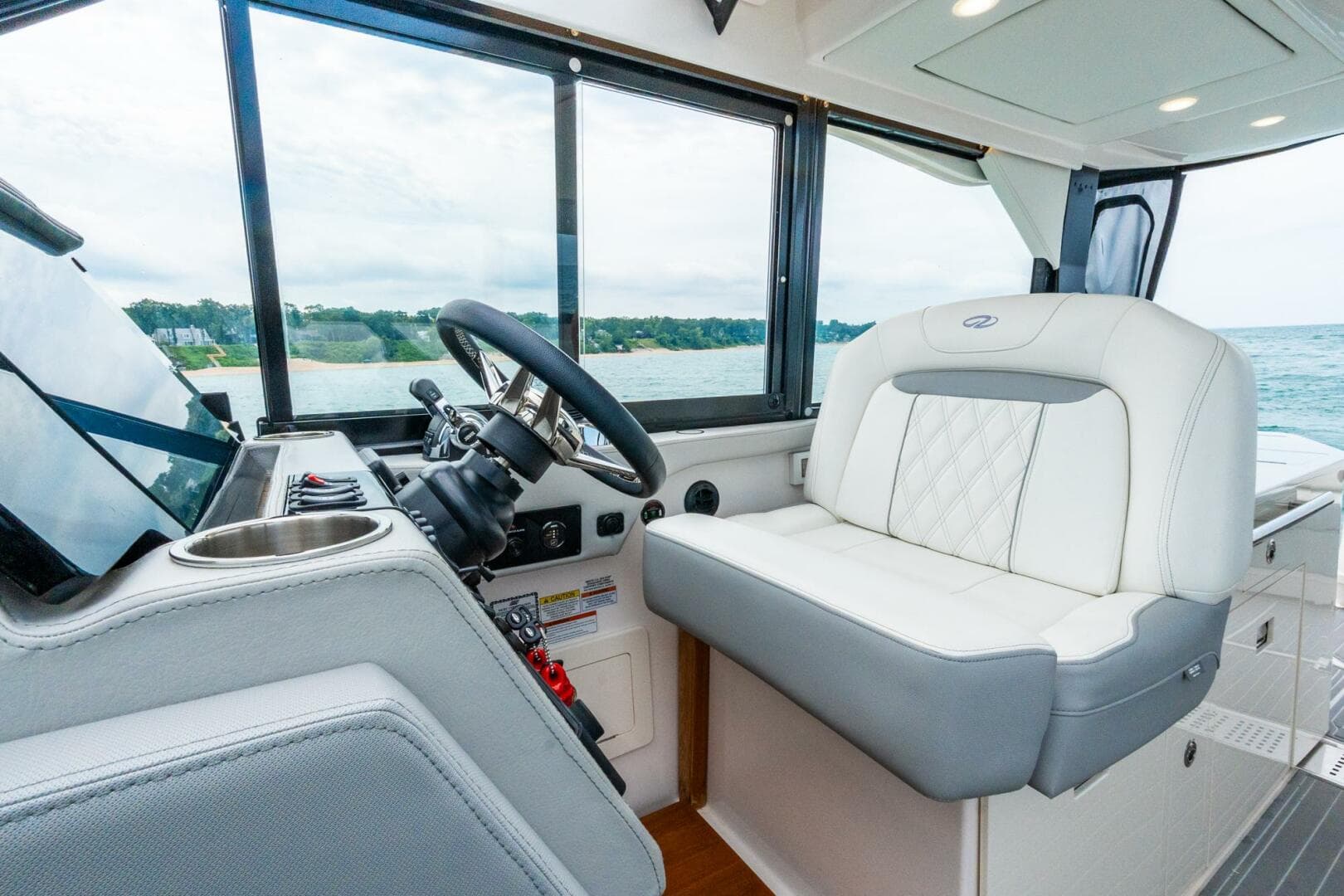 2022 Regal 36 Grande Coupe