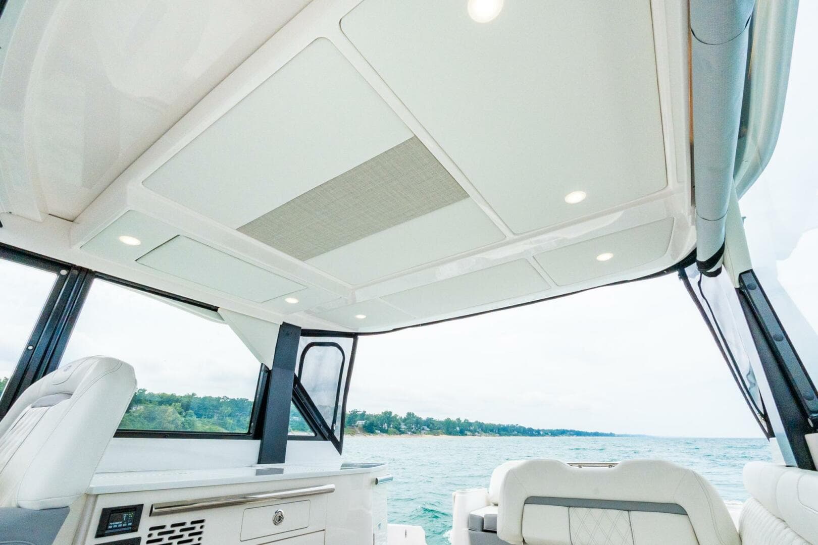 2022 Regal 36 Grande Coupe