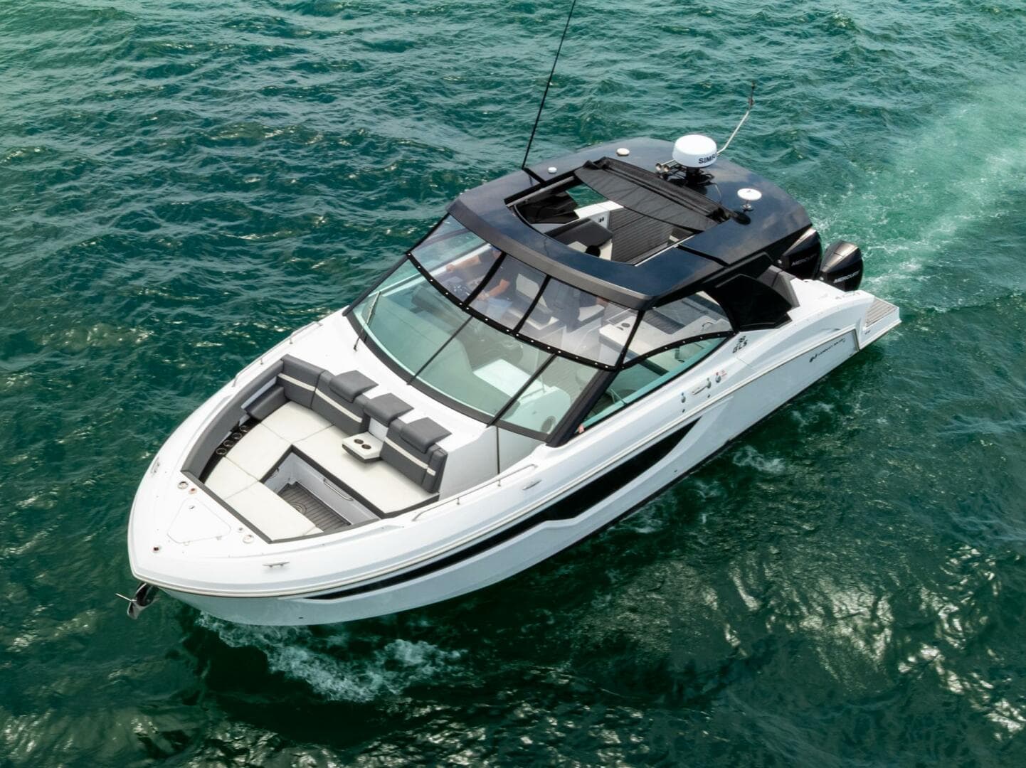 2021 Cruisers Yachts 