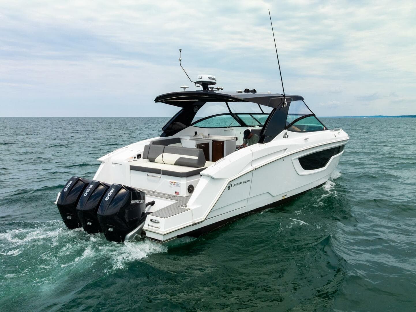 2021 Cruisers Yachts 