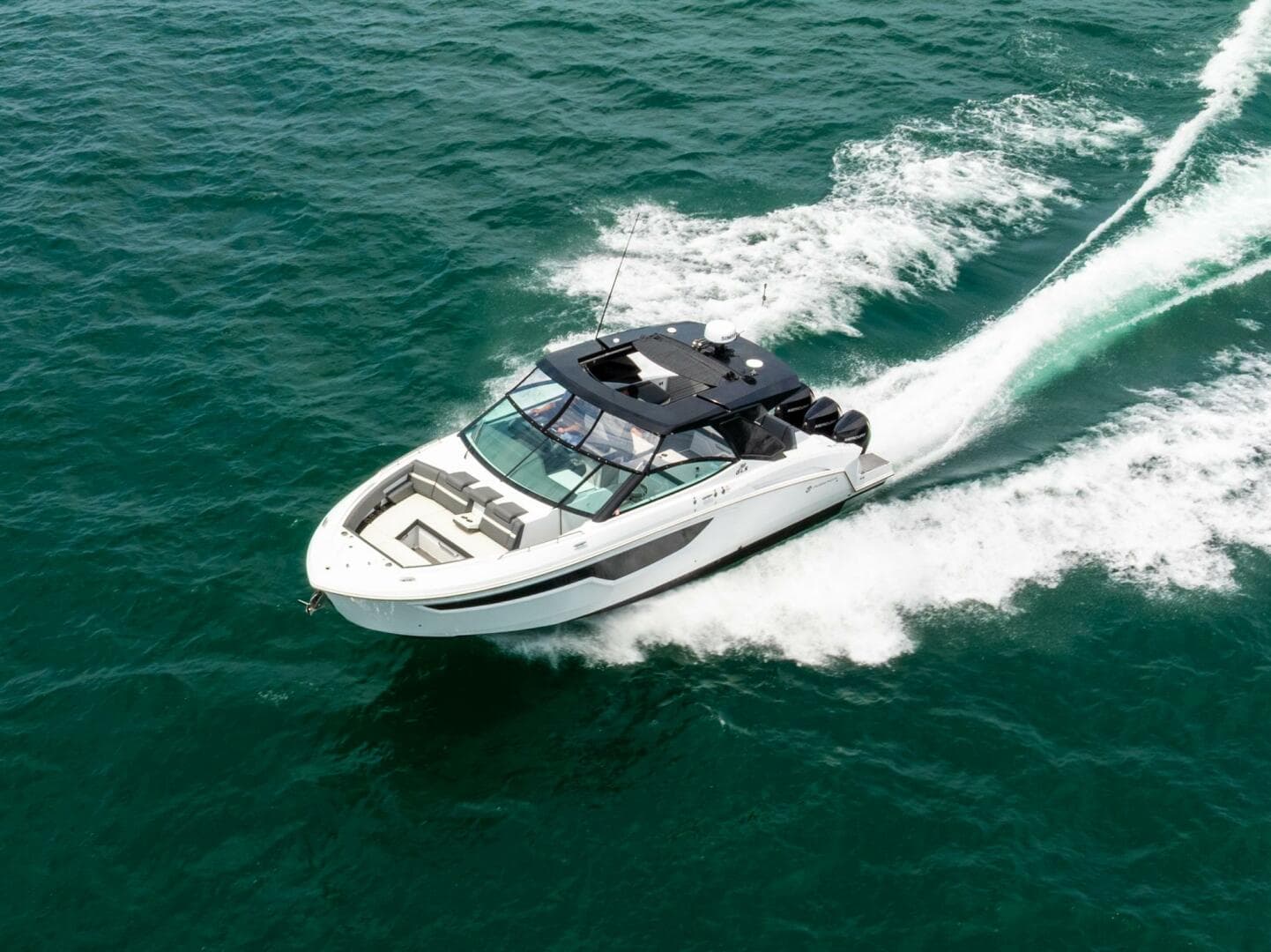 2021 Cruisers Yachts 