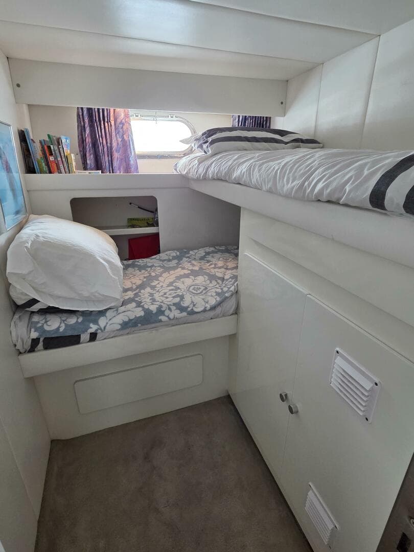 1984 Magnum Marine 53