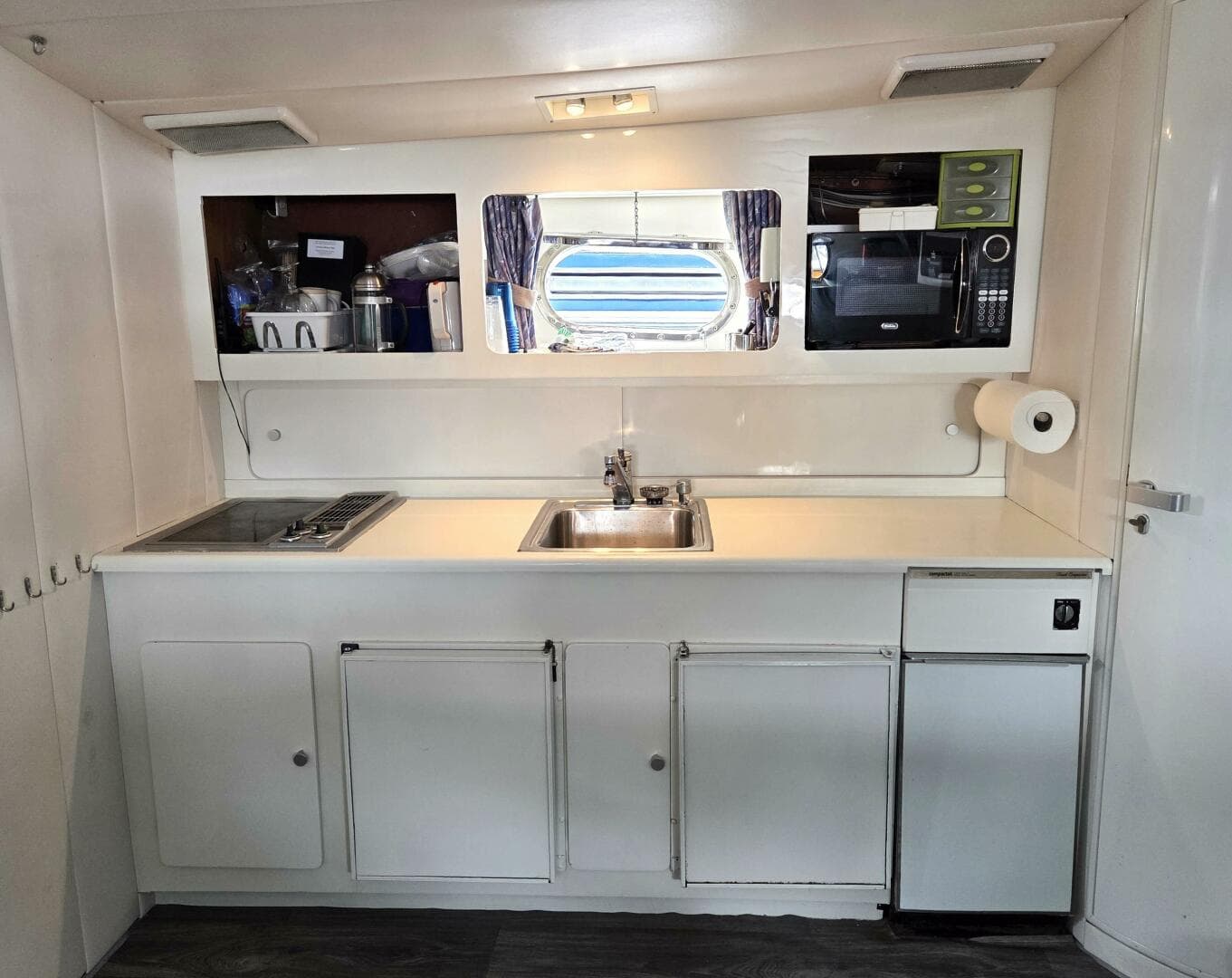 1984 Magnum Marine 53