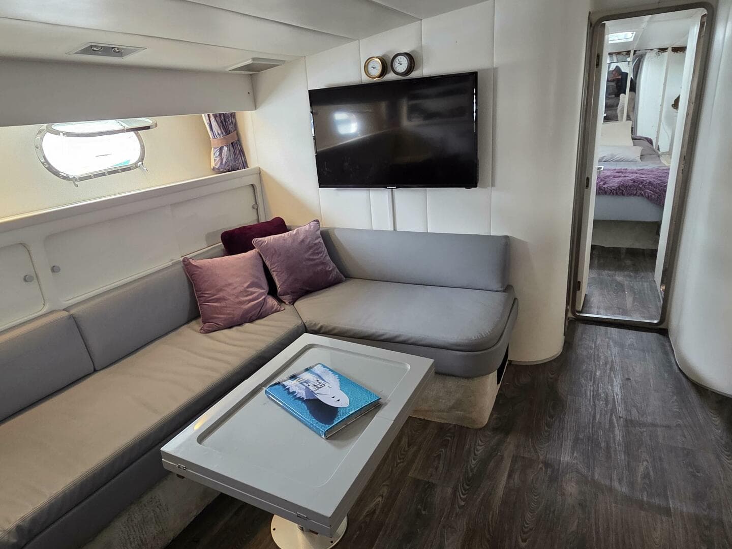 1984 Magnum Marine 53