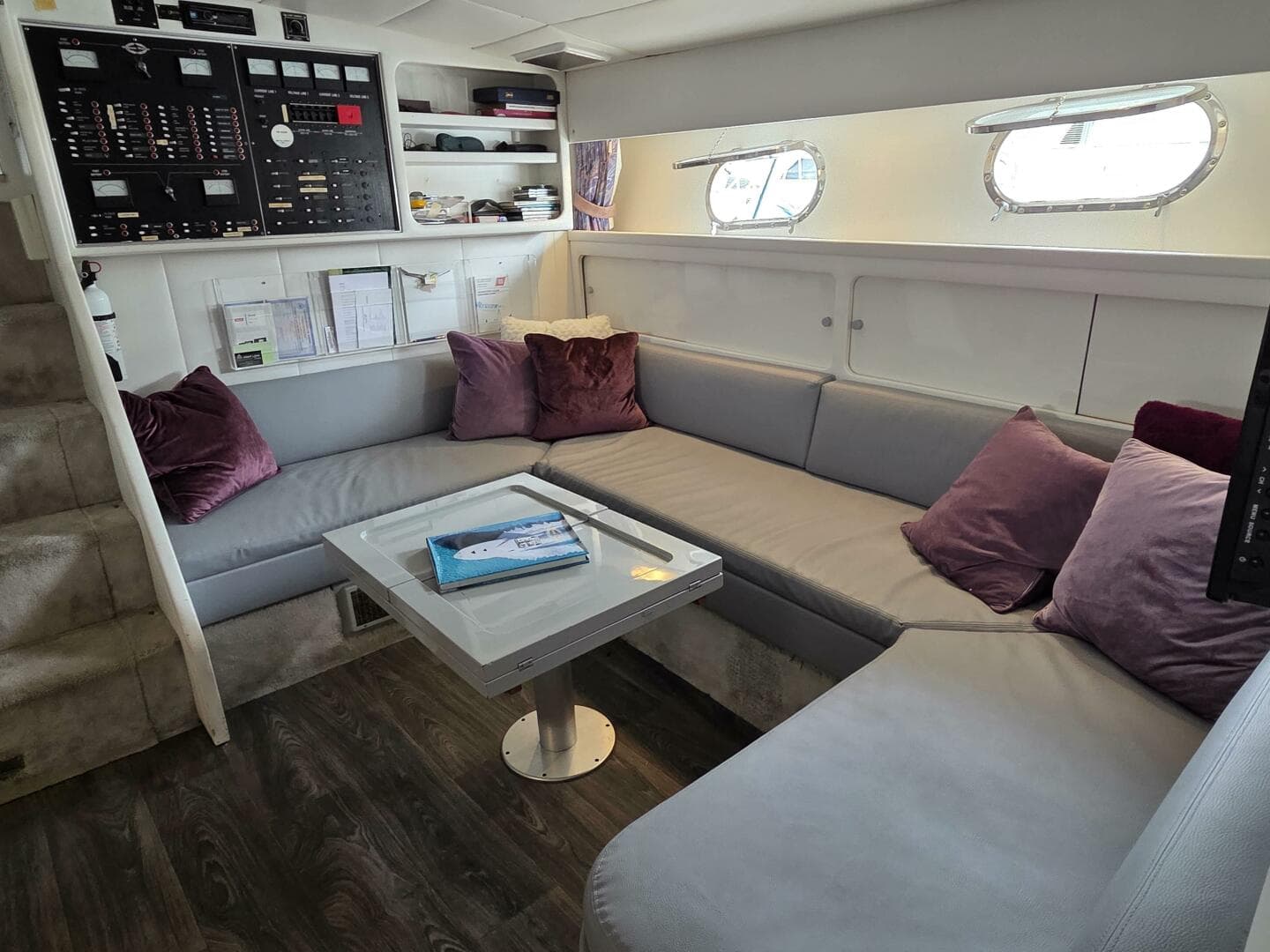 1984 Magnum Marine 53