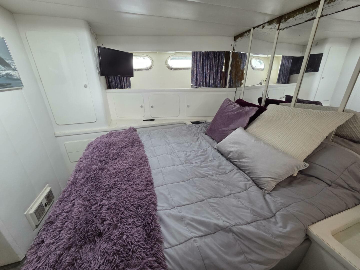 1984 Magnum Marine 53