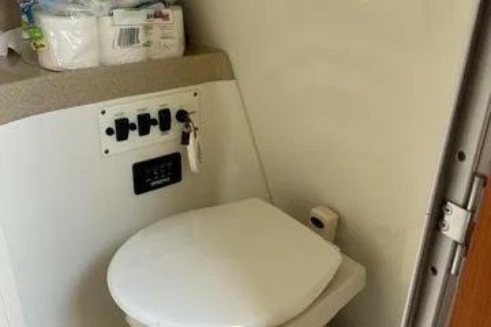 2005 Hydra-Sports 33VX