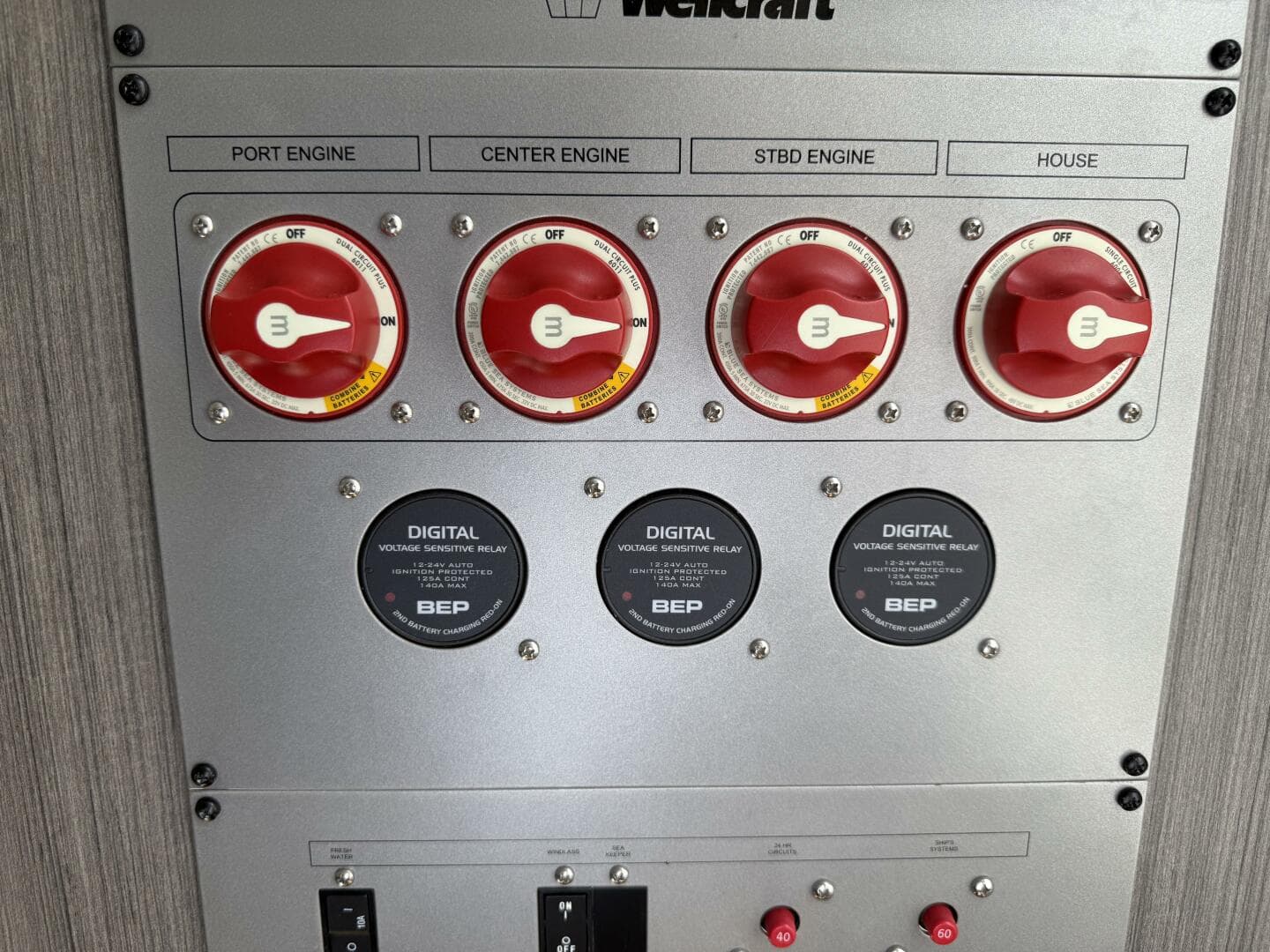 2022 Wellcraft 352 Fisherman