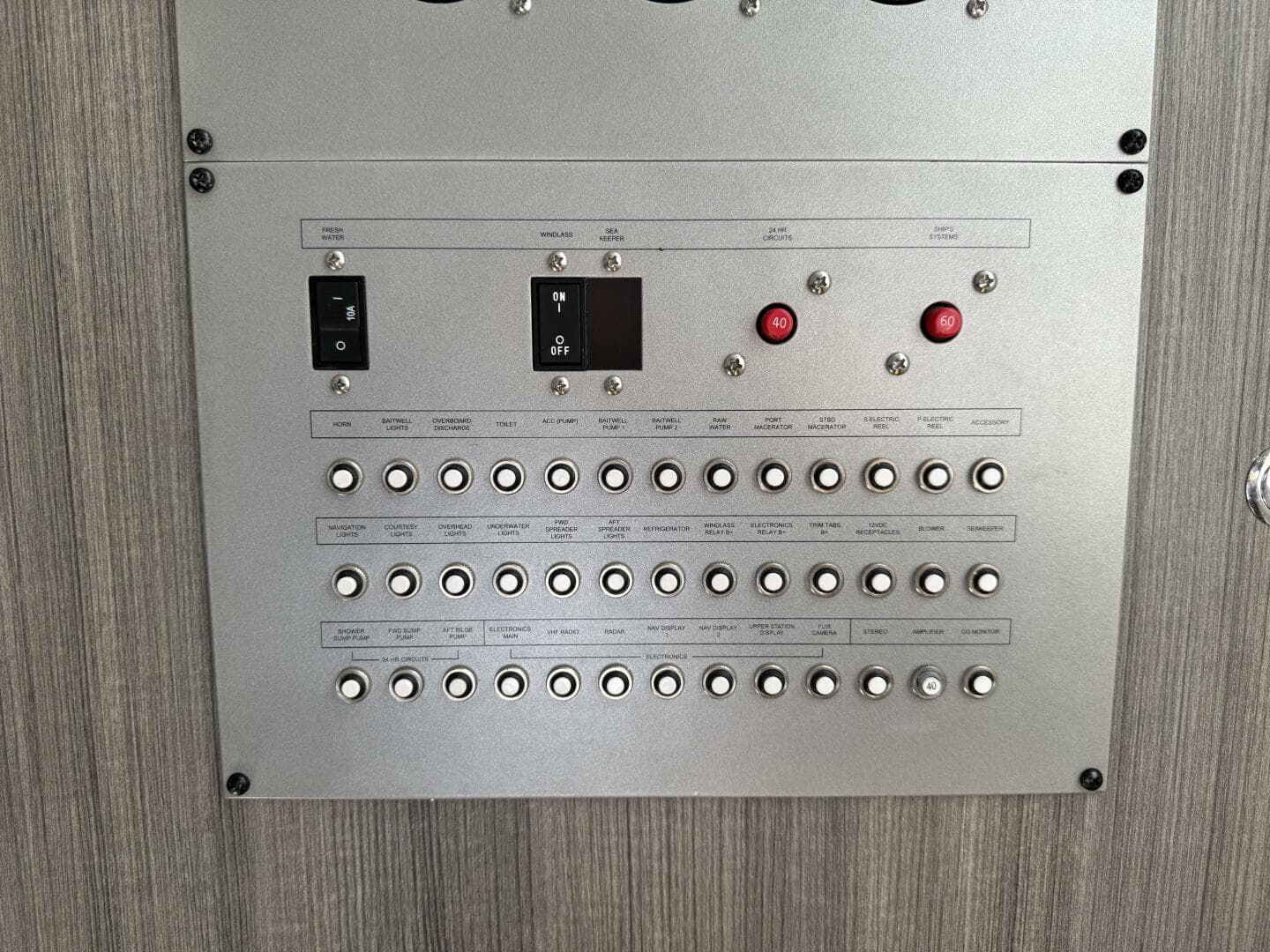 2022 Wellcraft 352 Fisherman