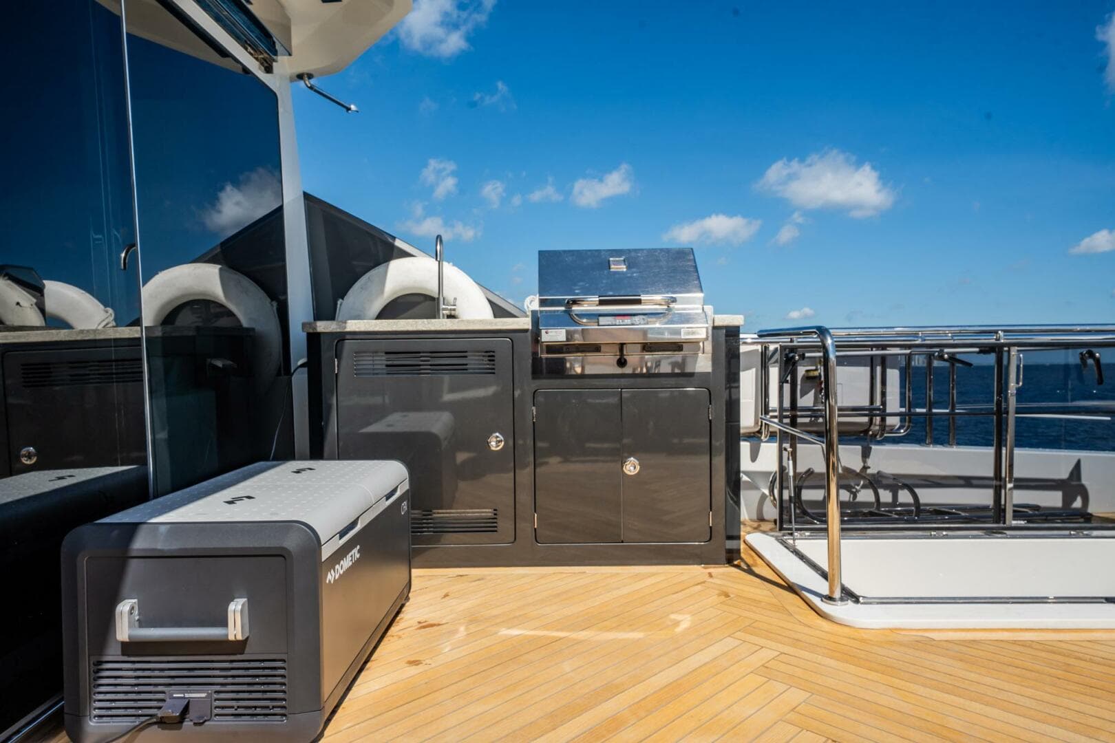 2021 Ocean Alexander 27 Explorer