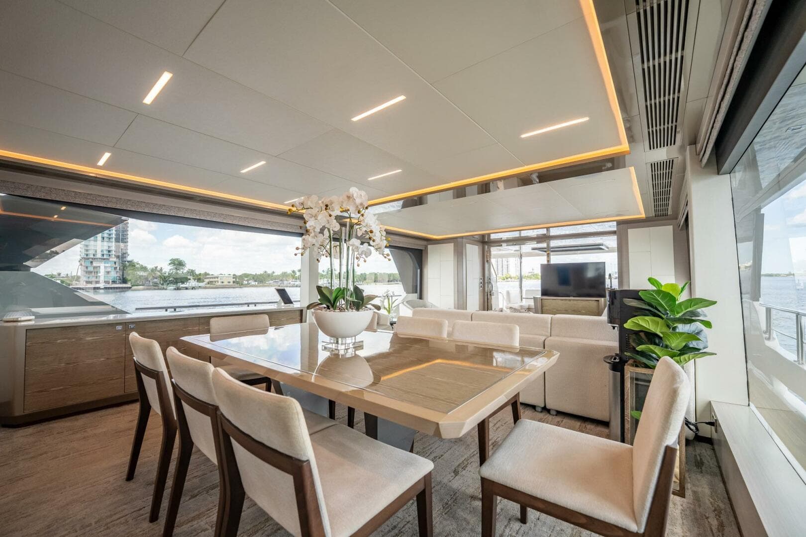 2021 Ocean Alexander 27 Explorer